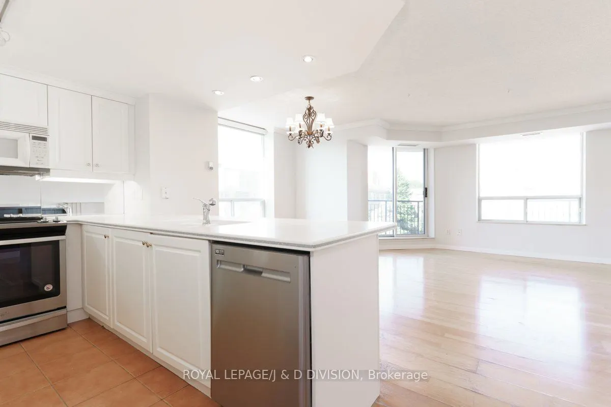 18 Wanless Avenue, #404