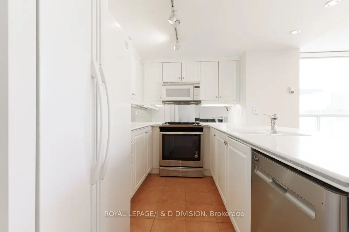 18 Wanless Avenue, #404