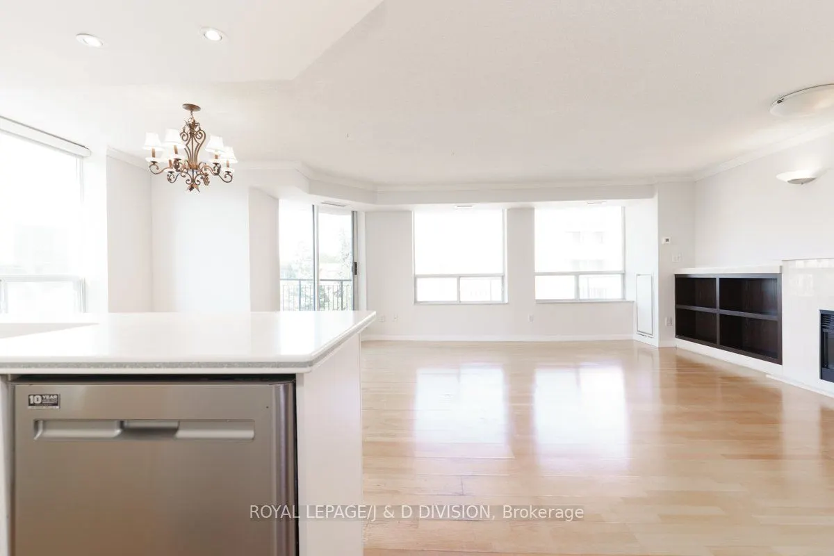 18 Wanless Avenue, #404