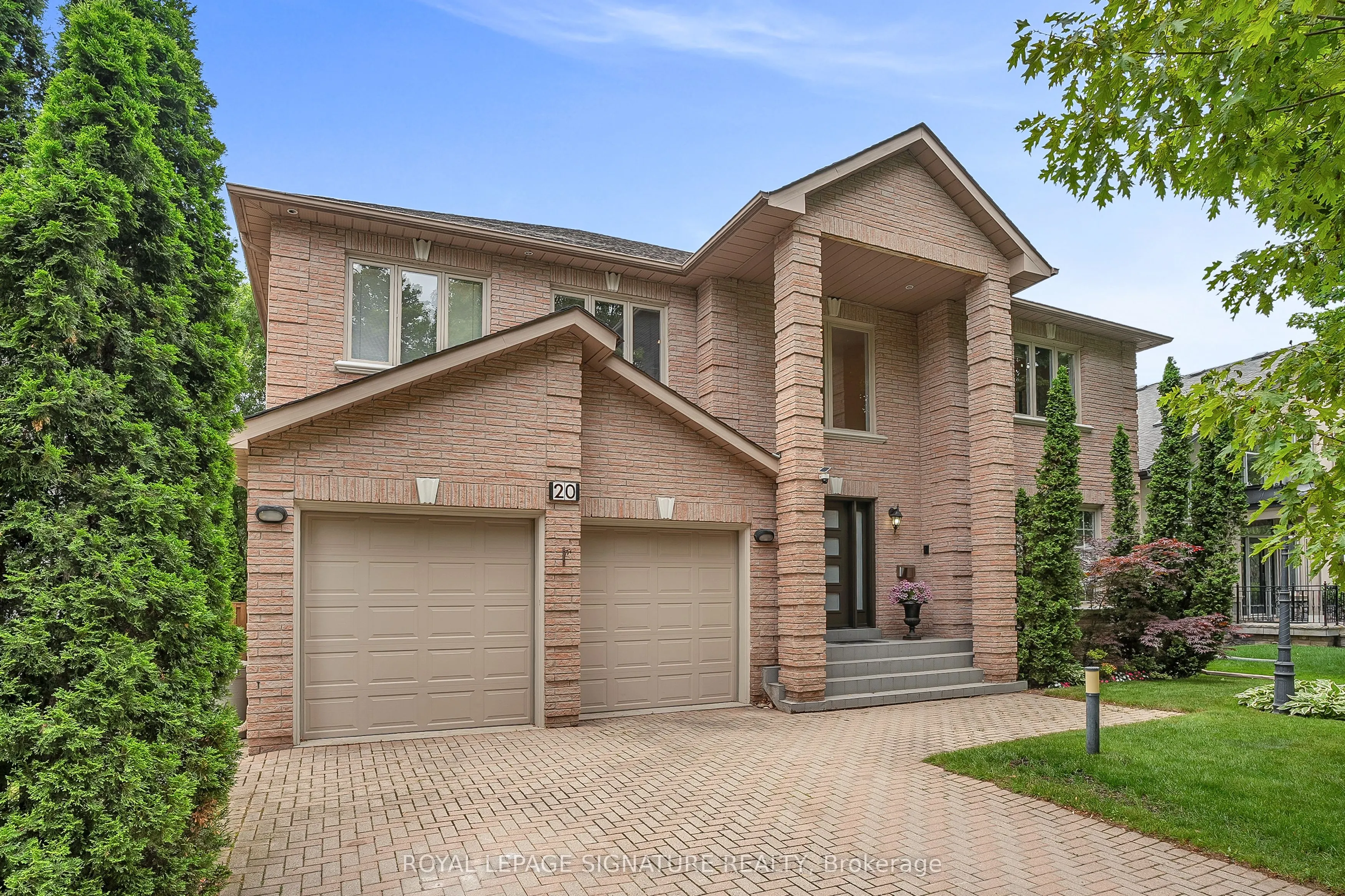 20 Hurlingham Crescent