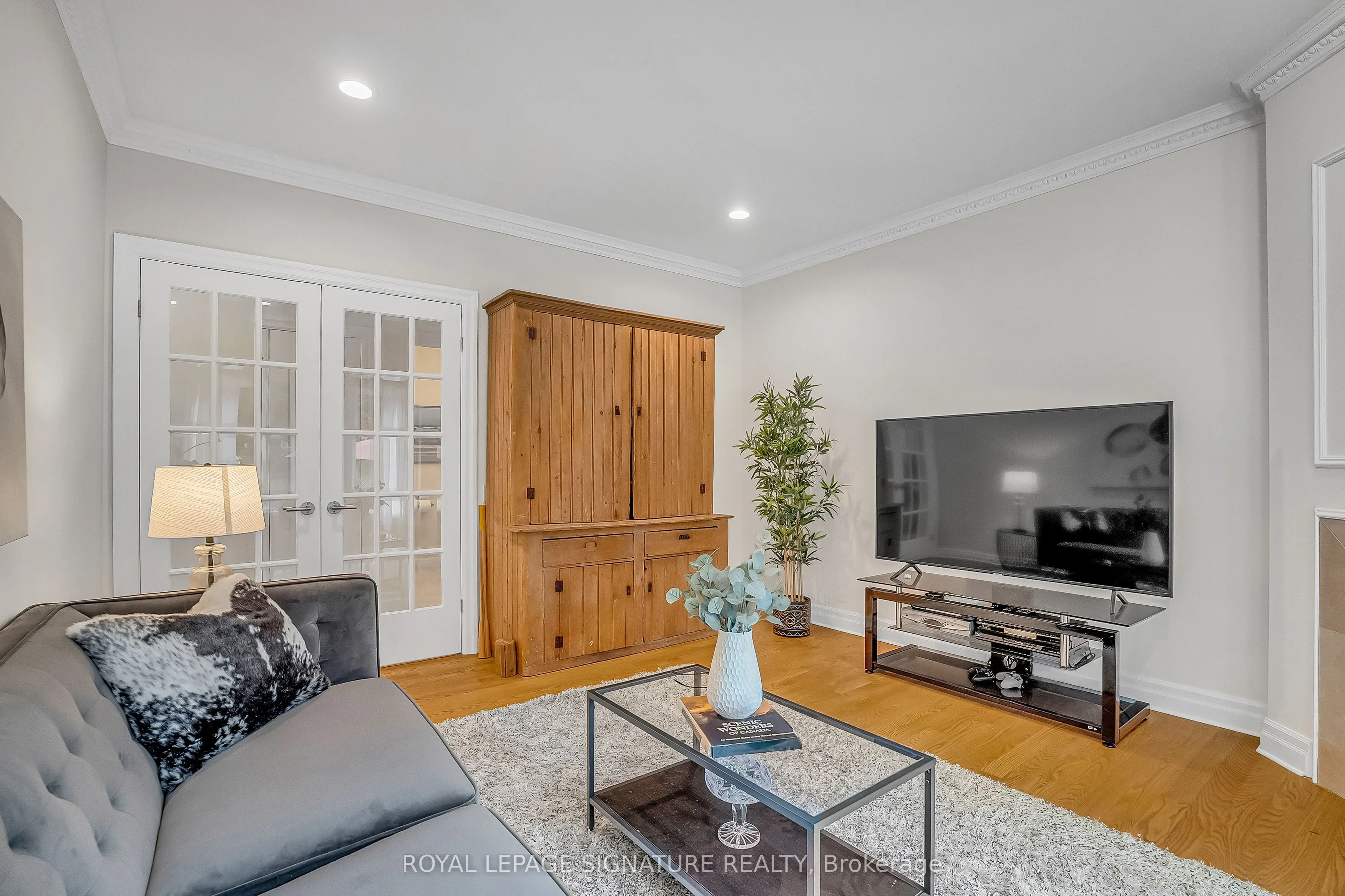 20 Hurlingham Crescent
