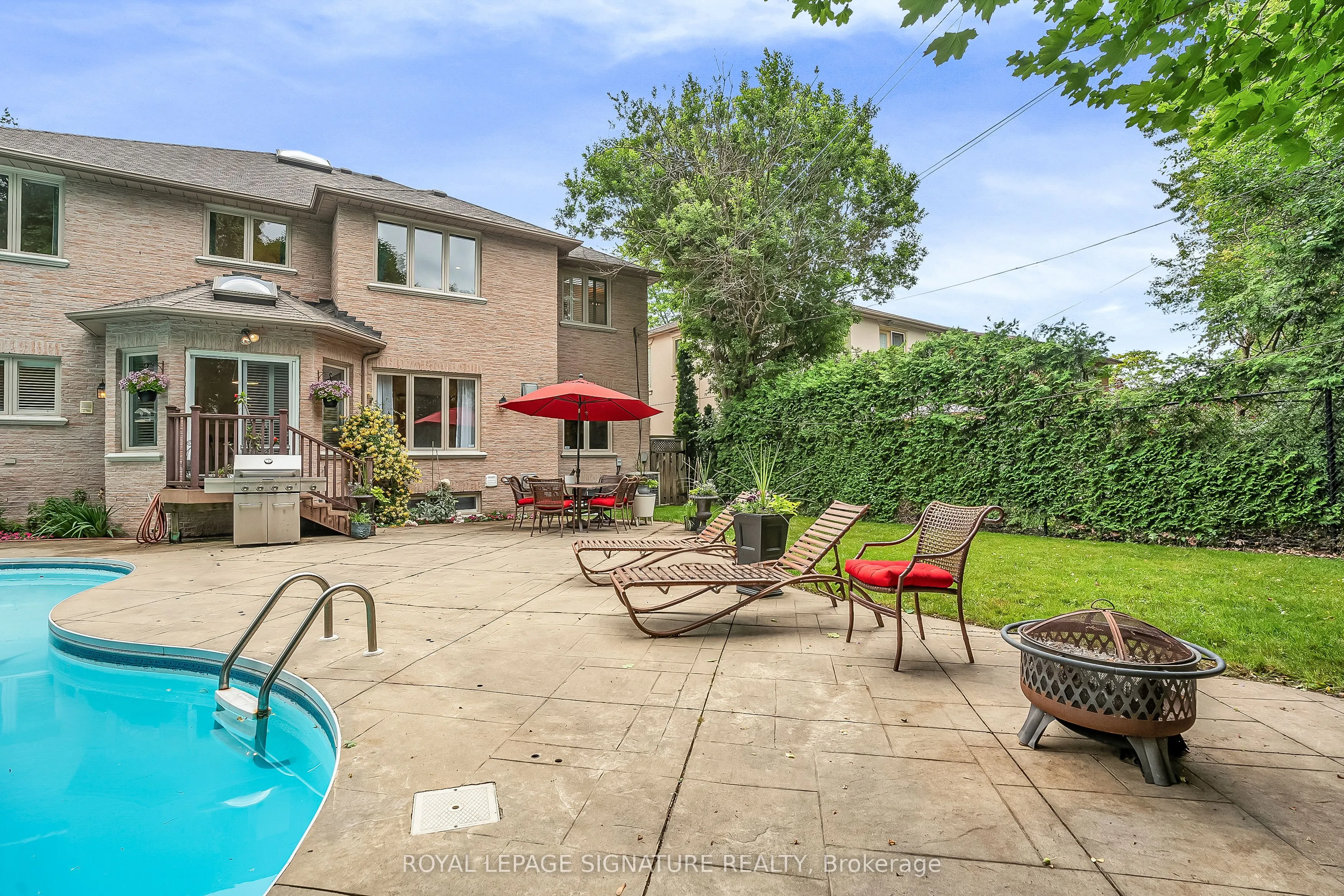 20 Hurlingham Crescent