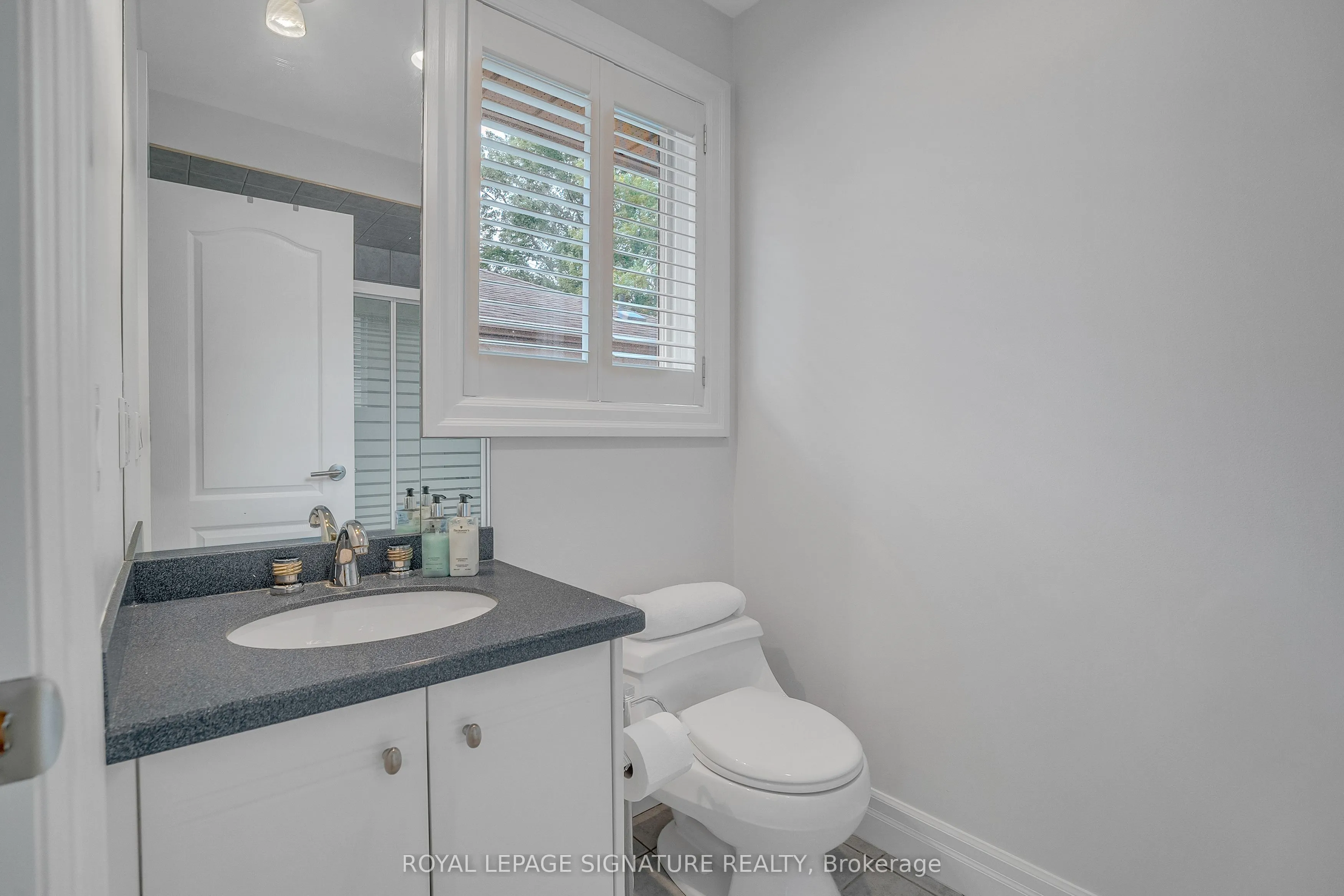 20 Hurlingham Crescent