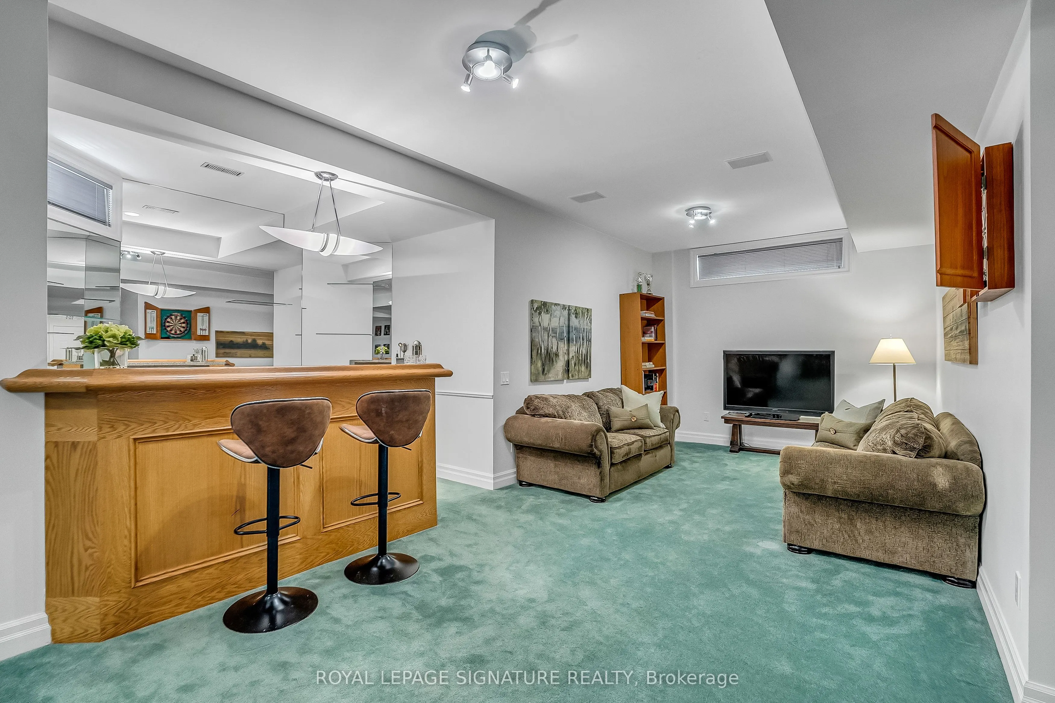 20 Hurlingham Crescent