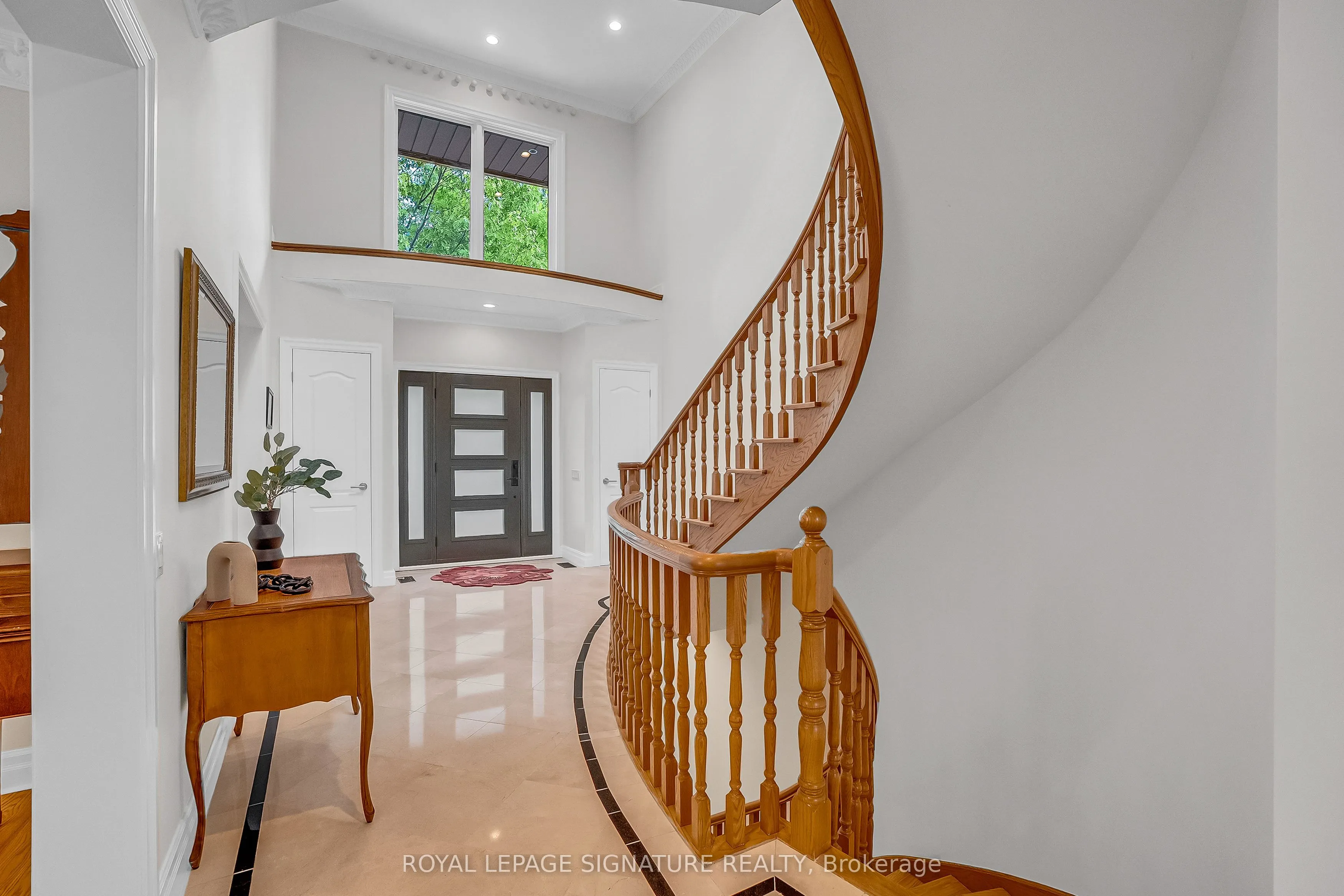20 Hurlingham Crescent