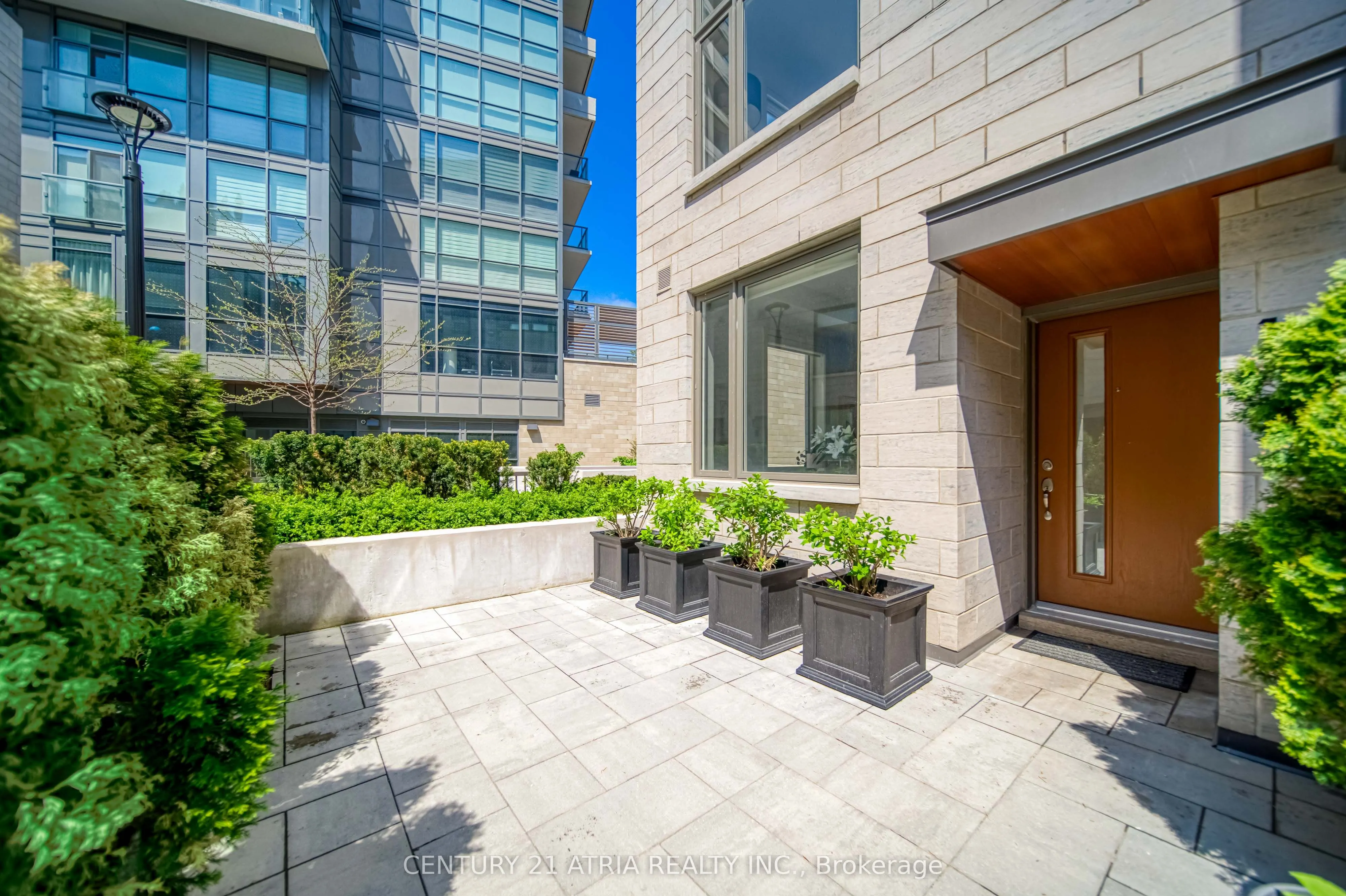 165 Pears Avenue, #TH16