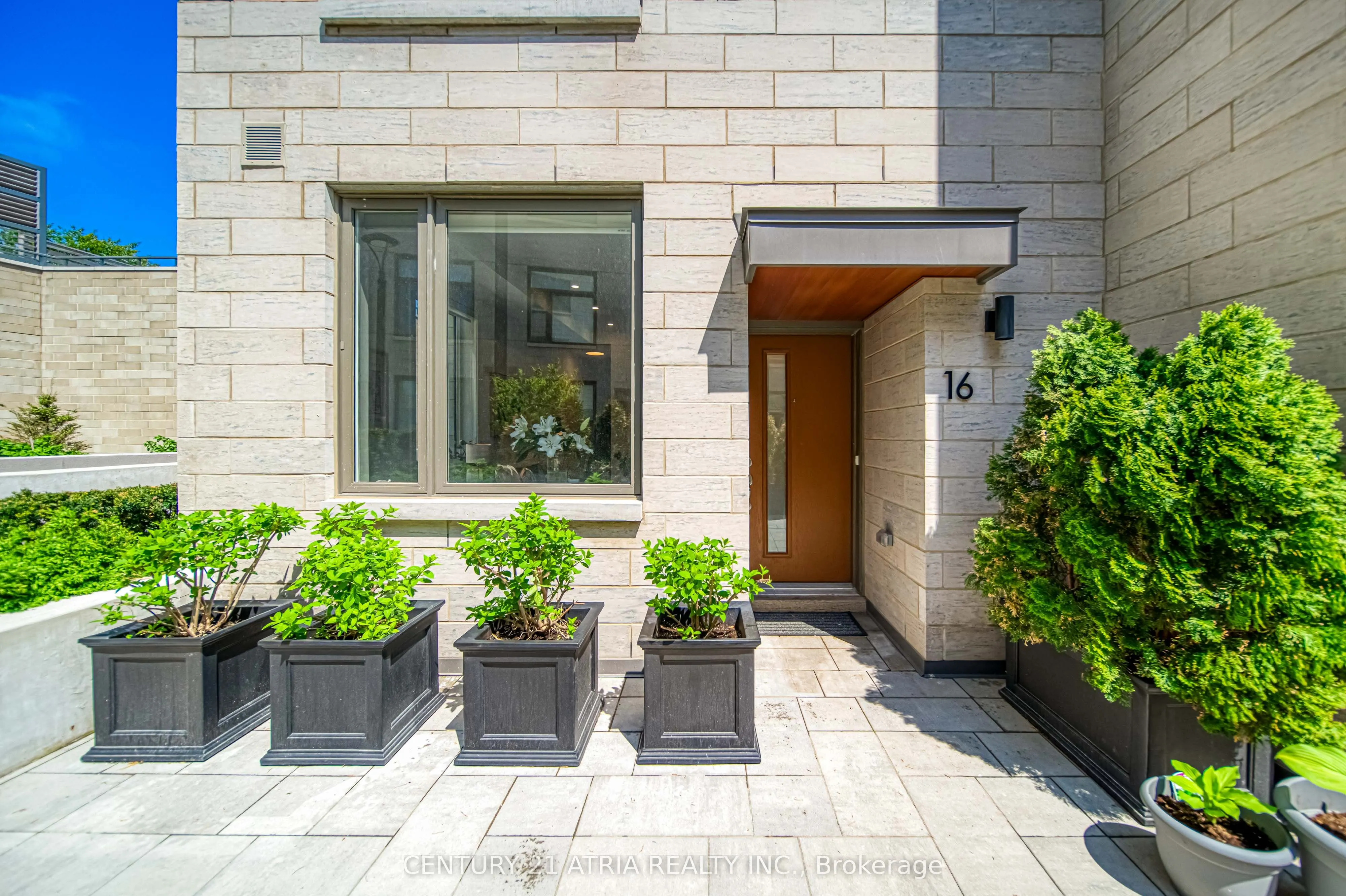 165 Pears Avenue, #TH16