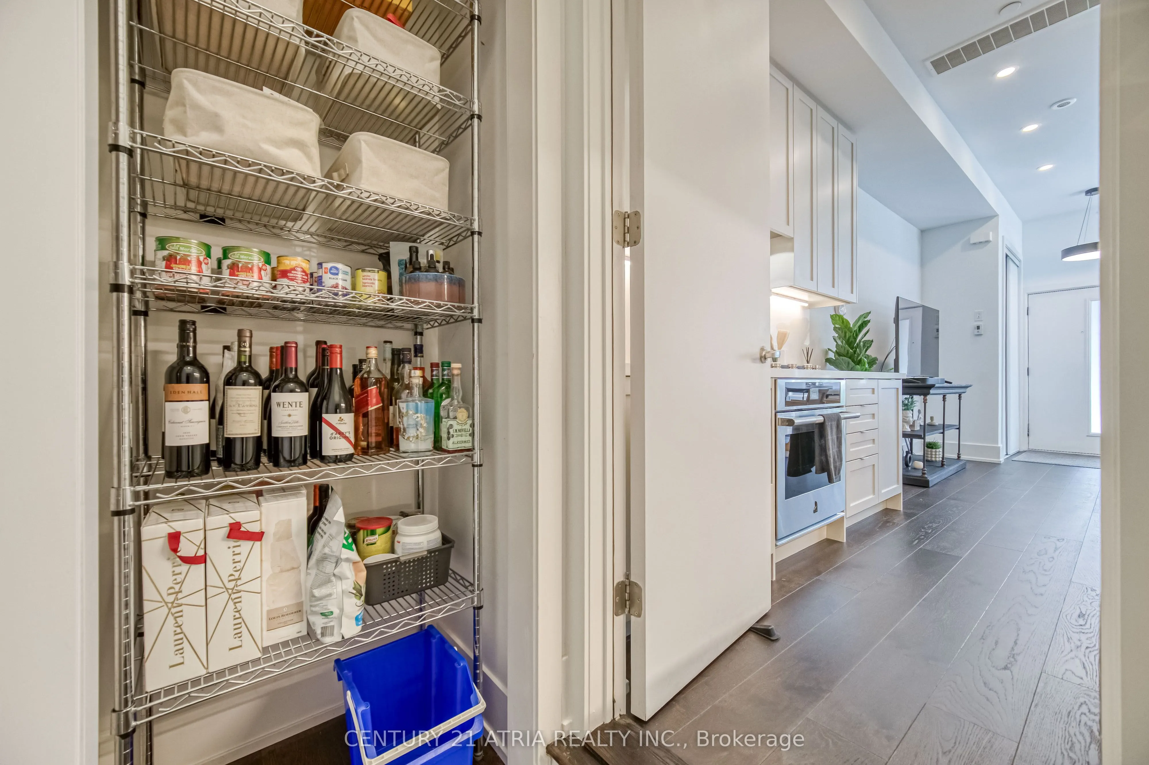 165 Pears Avenue, #TH16