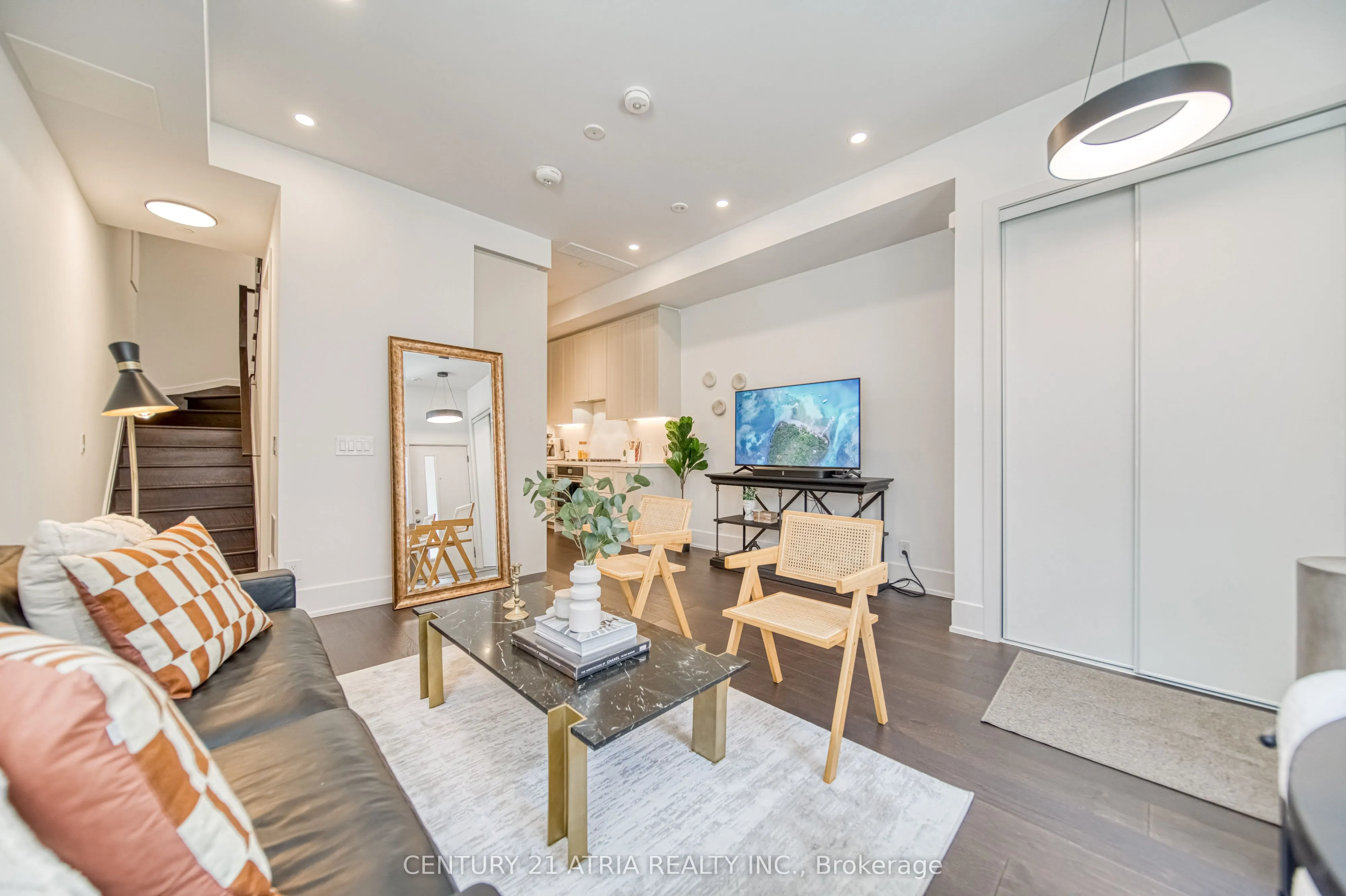 165 Pears Avenue, #TH16