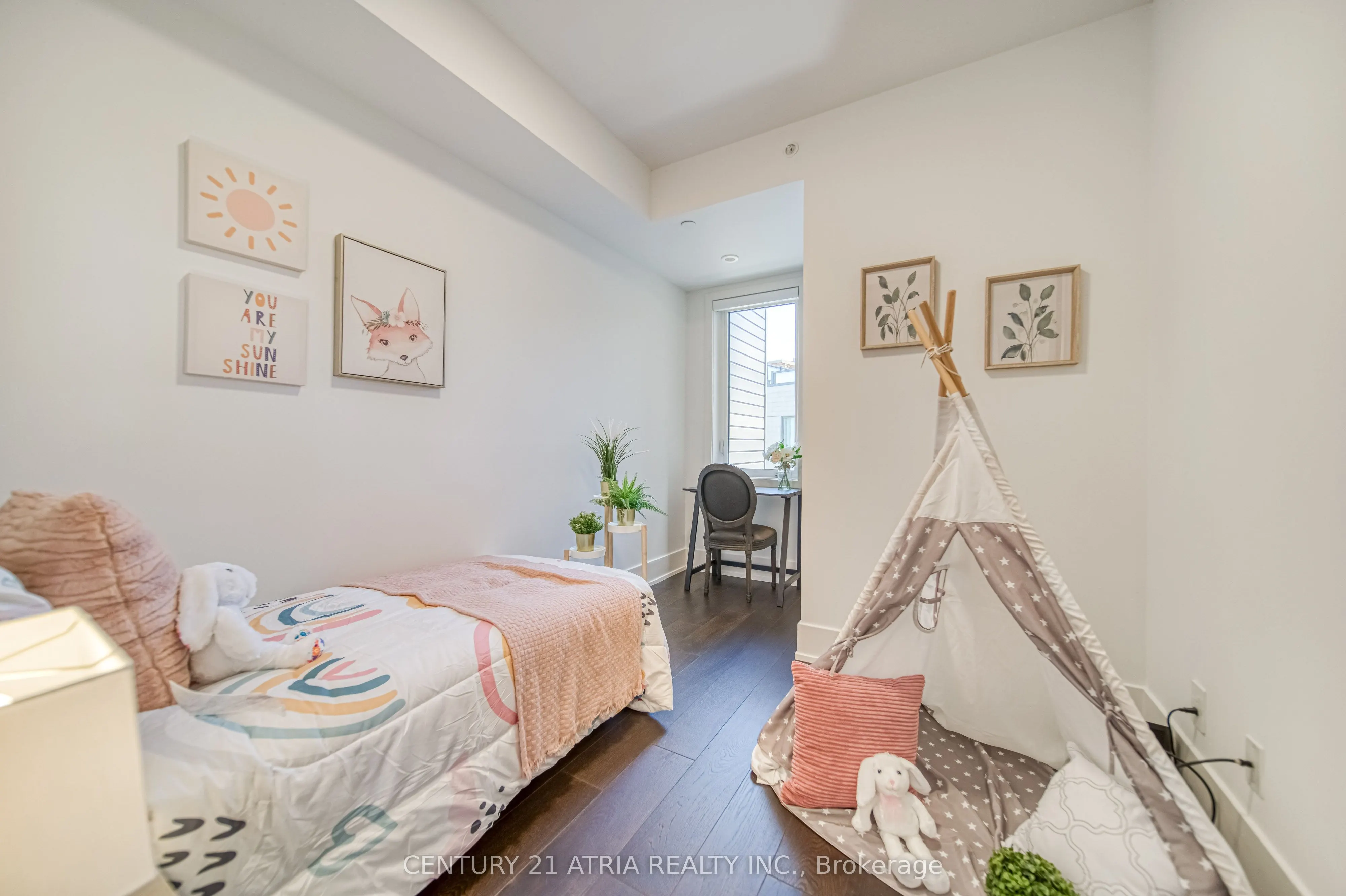 165 Pears Avenue, #TH16