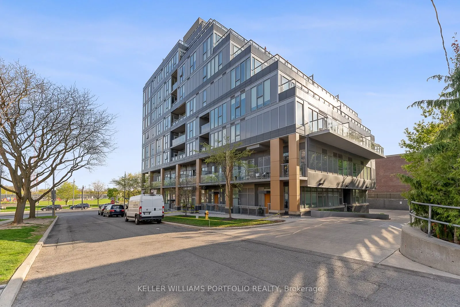 6 Parkwood Avenue, #310
