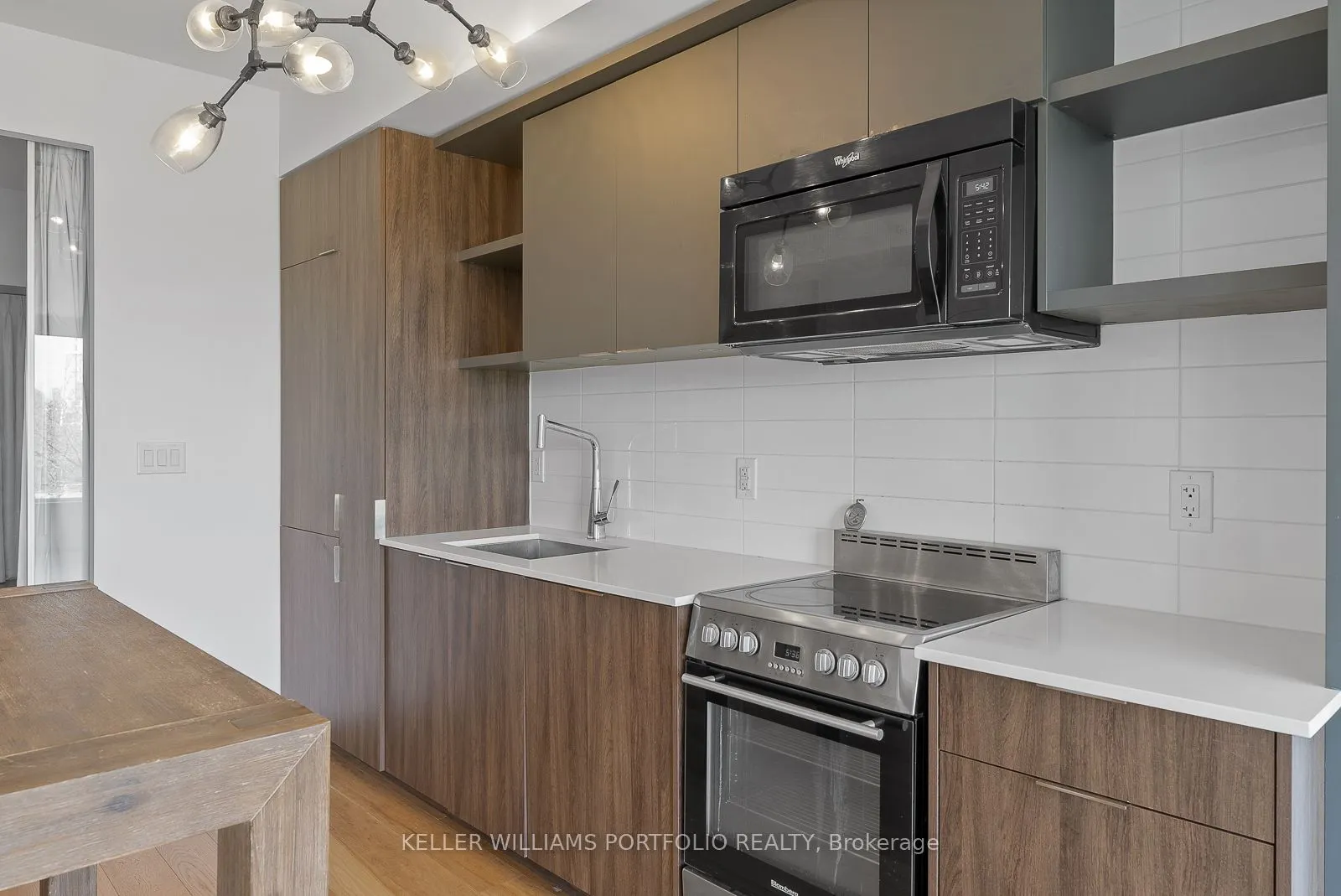 6 Parkwood Avenue, #310