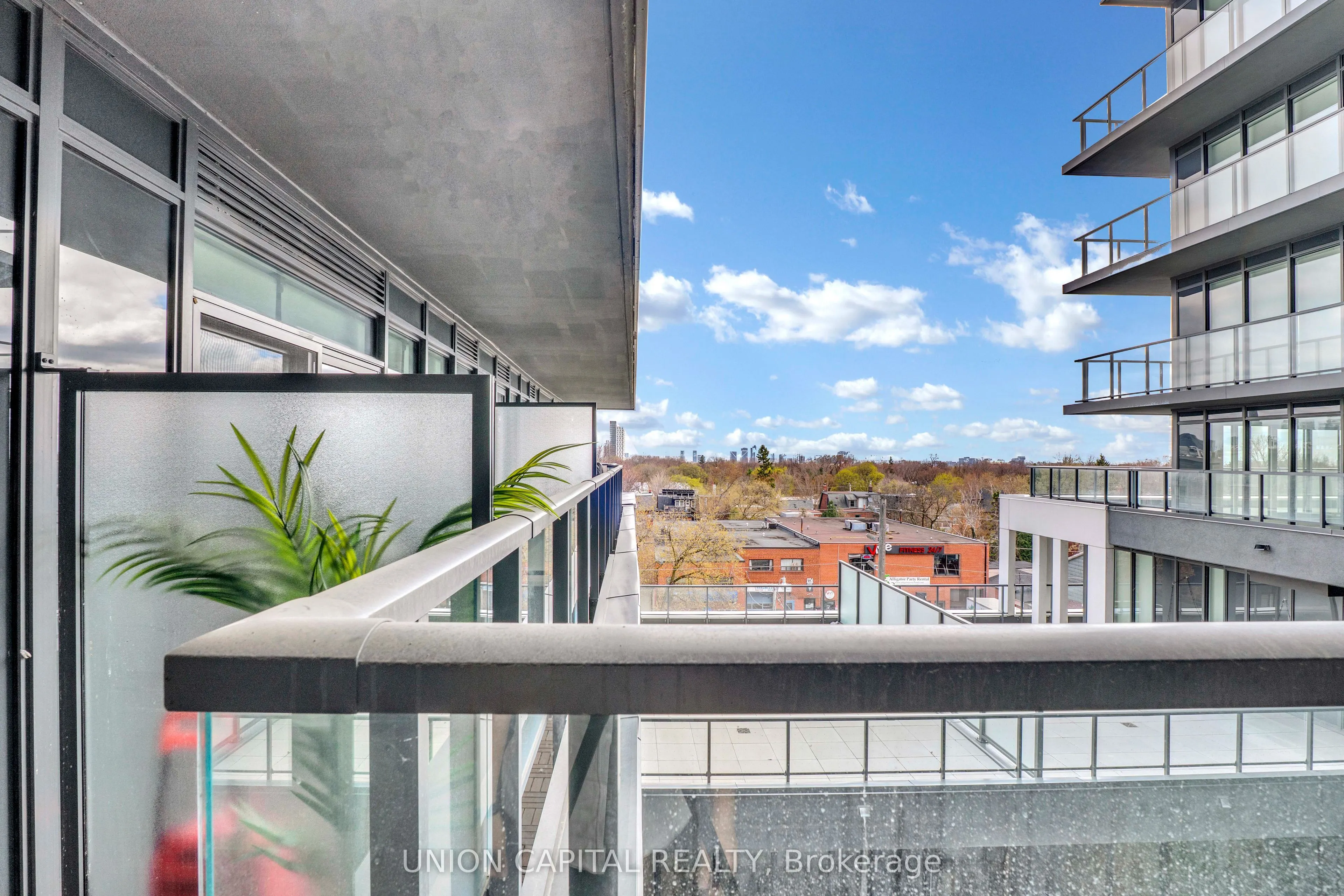 500 Dupont Street, #419