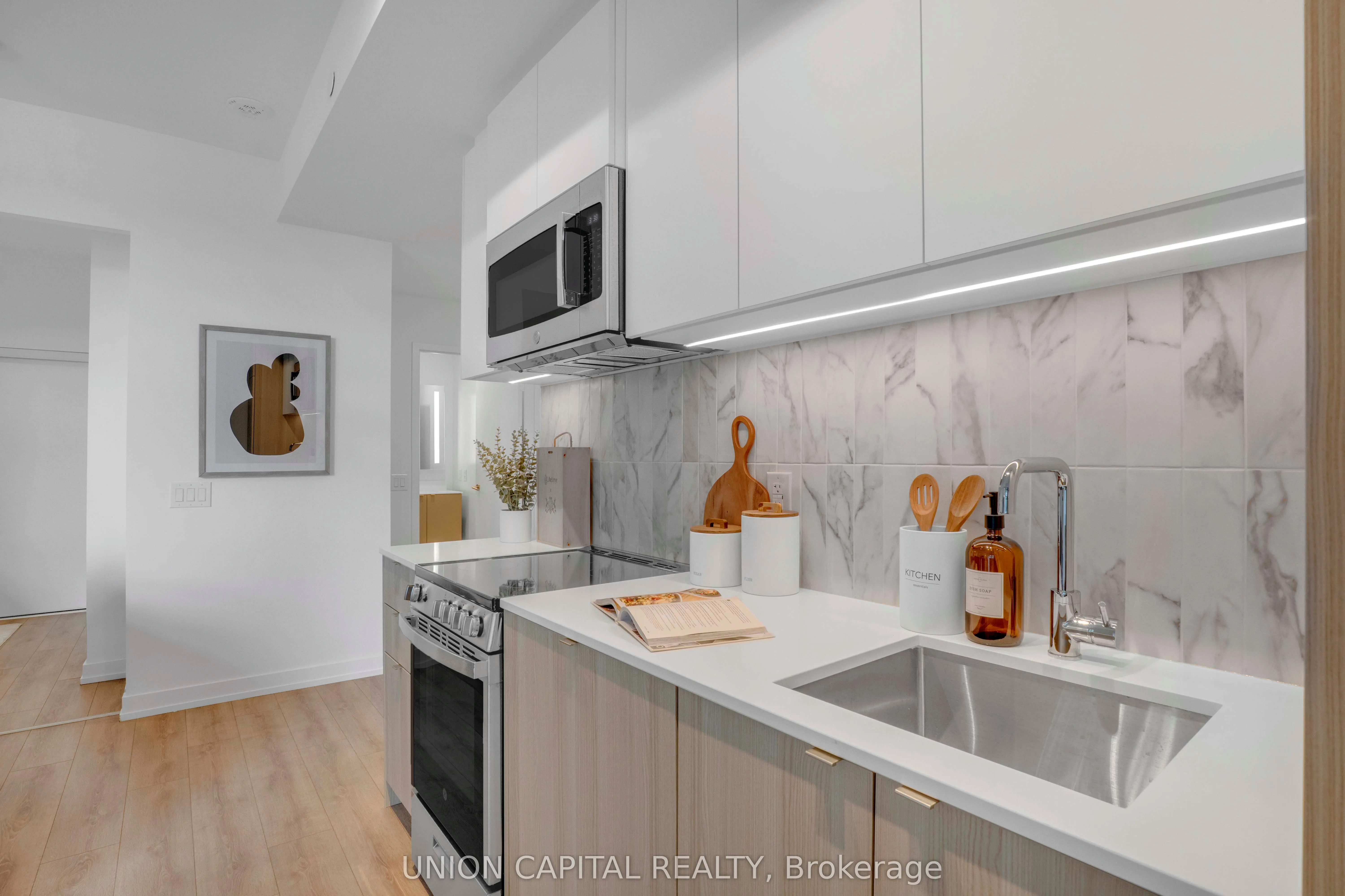 500 Dupont Street, #419