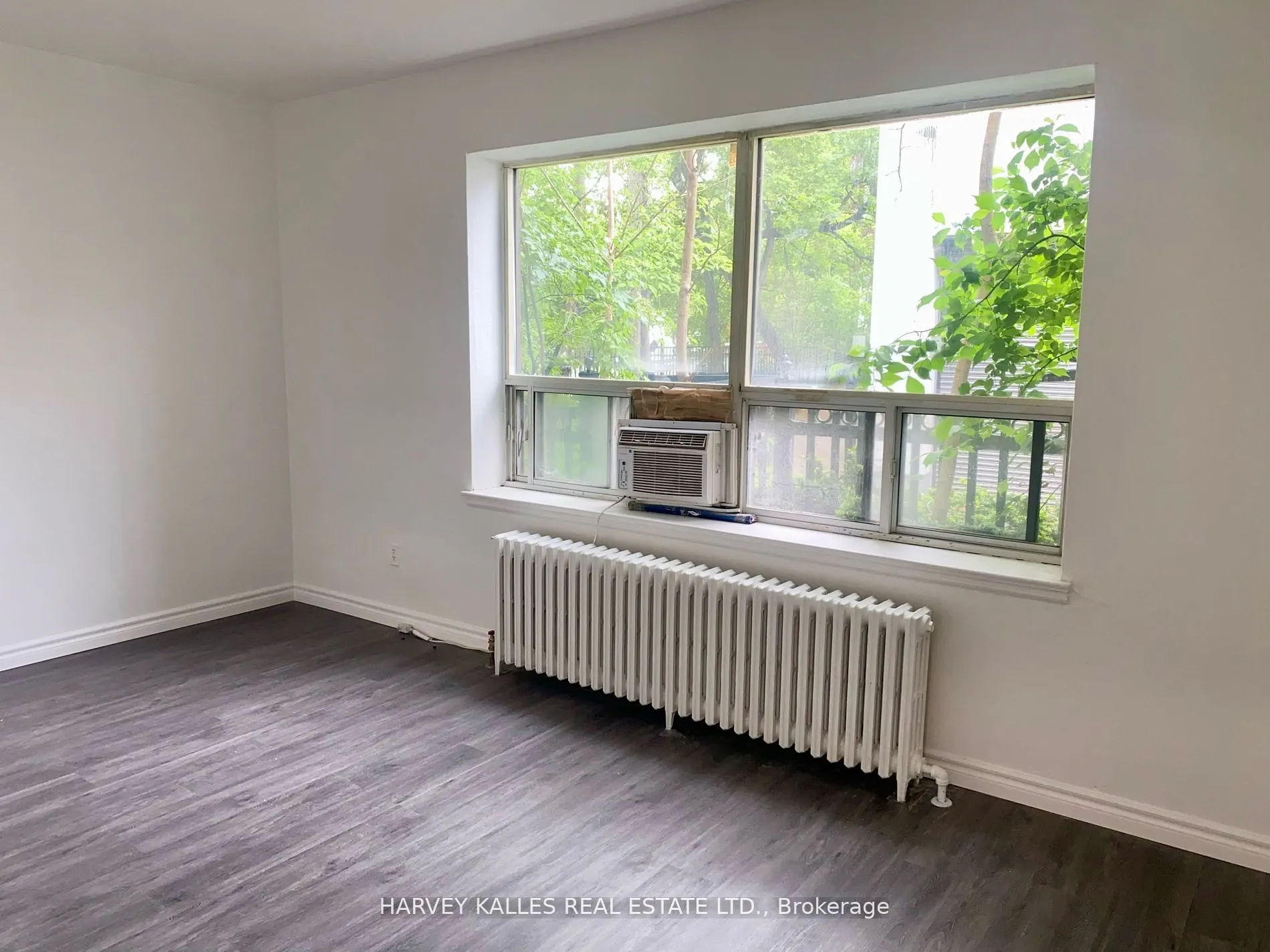 1582 Bathurst Street, #105