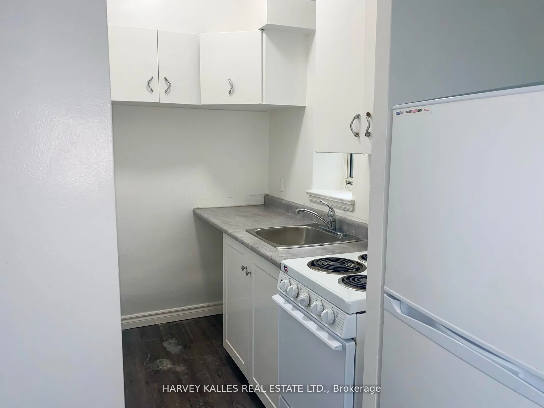 1582 Bathurst Street, #105