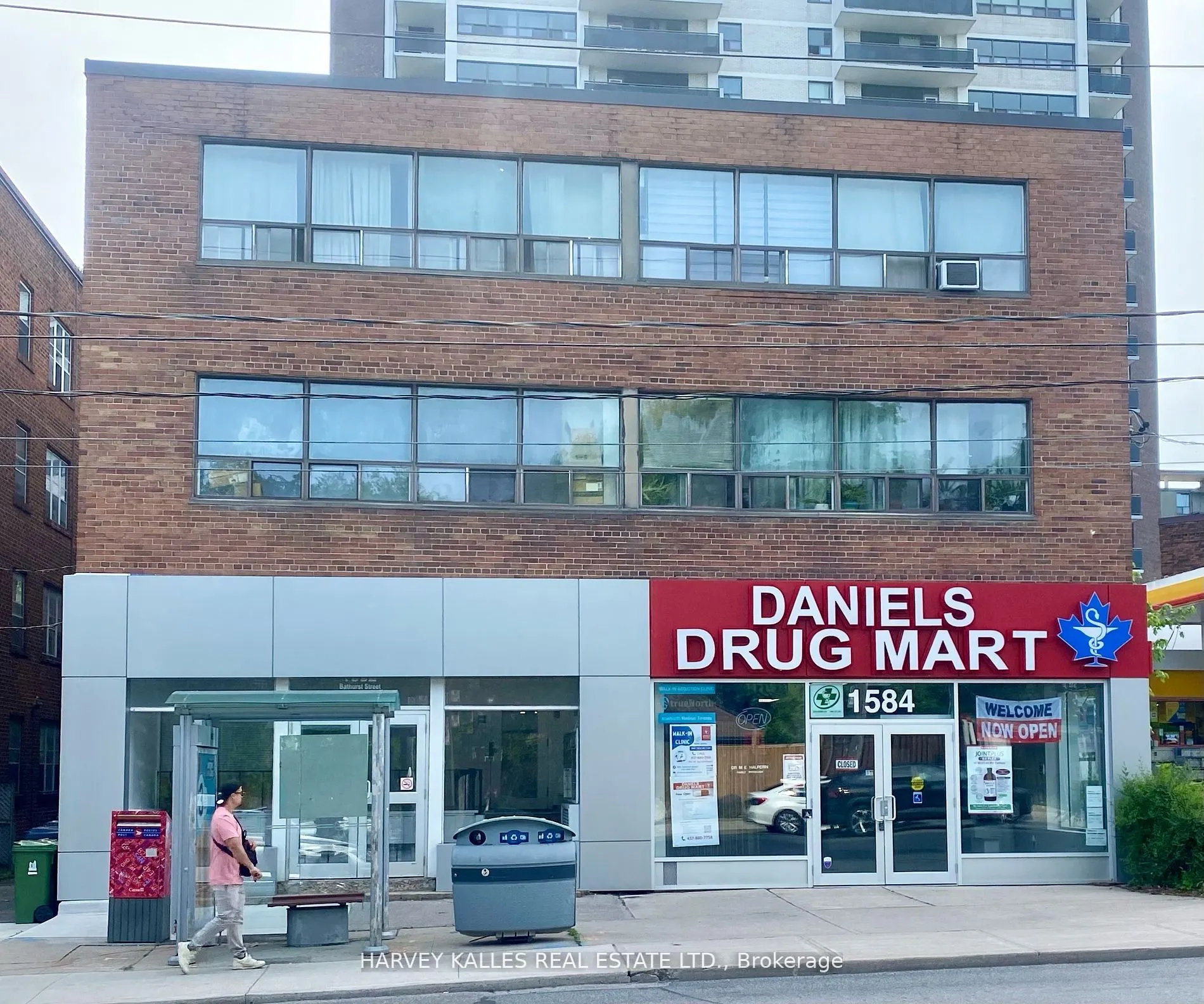 1582 Bathurst Street, #105