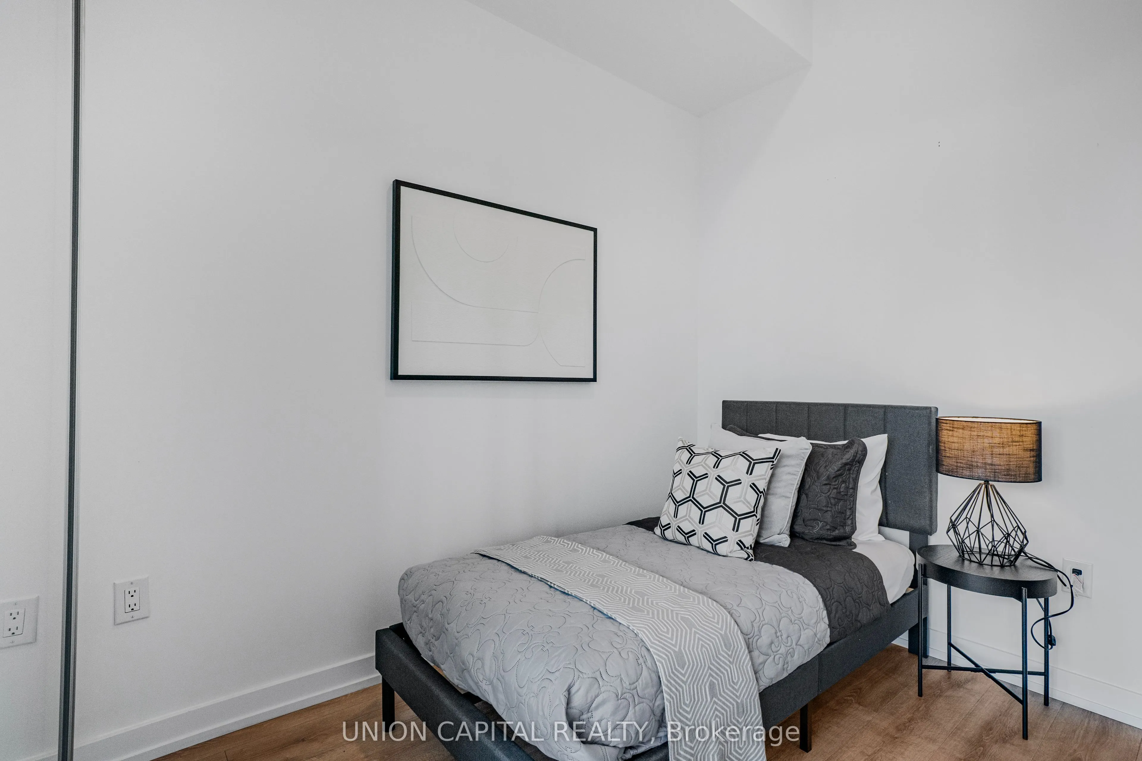 500 Dupont Street, #306