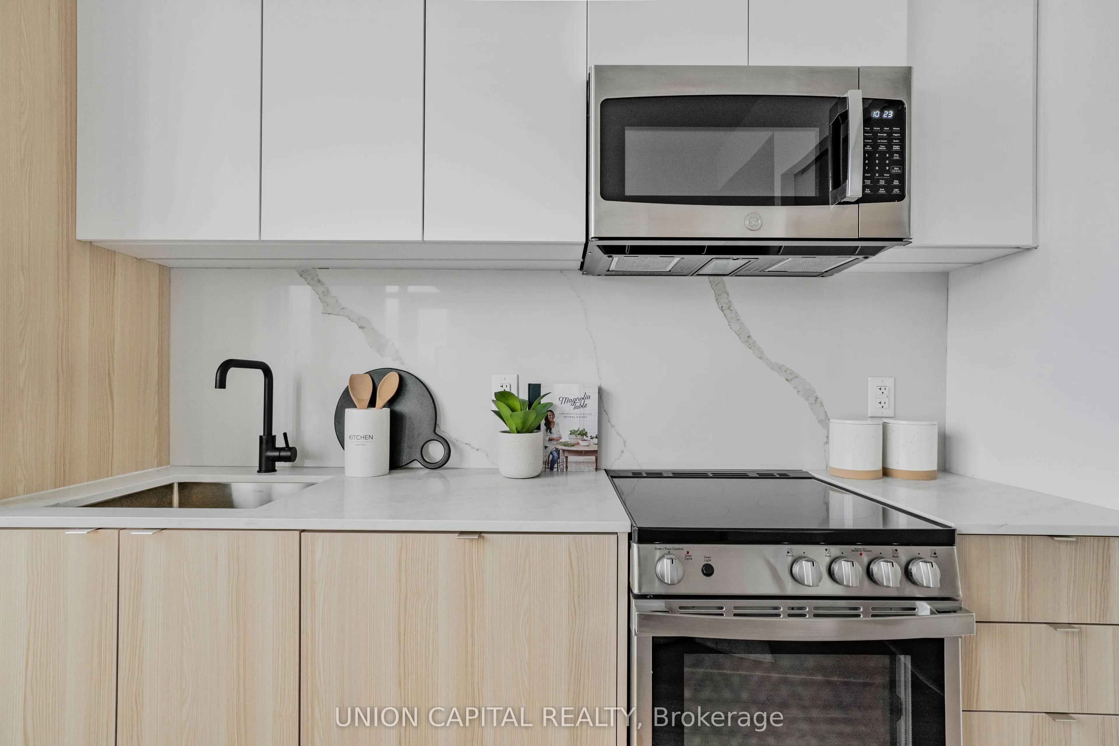 500 Dupont Street, #306