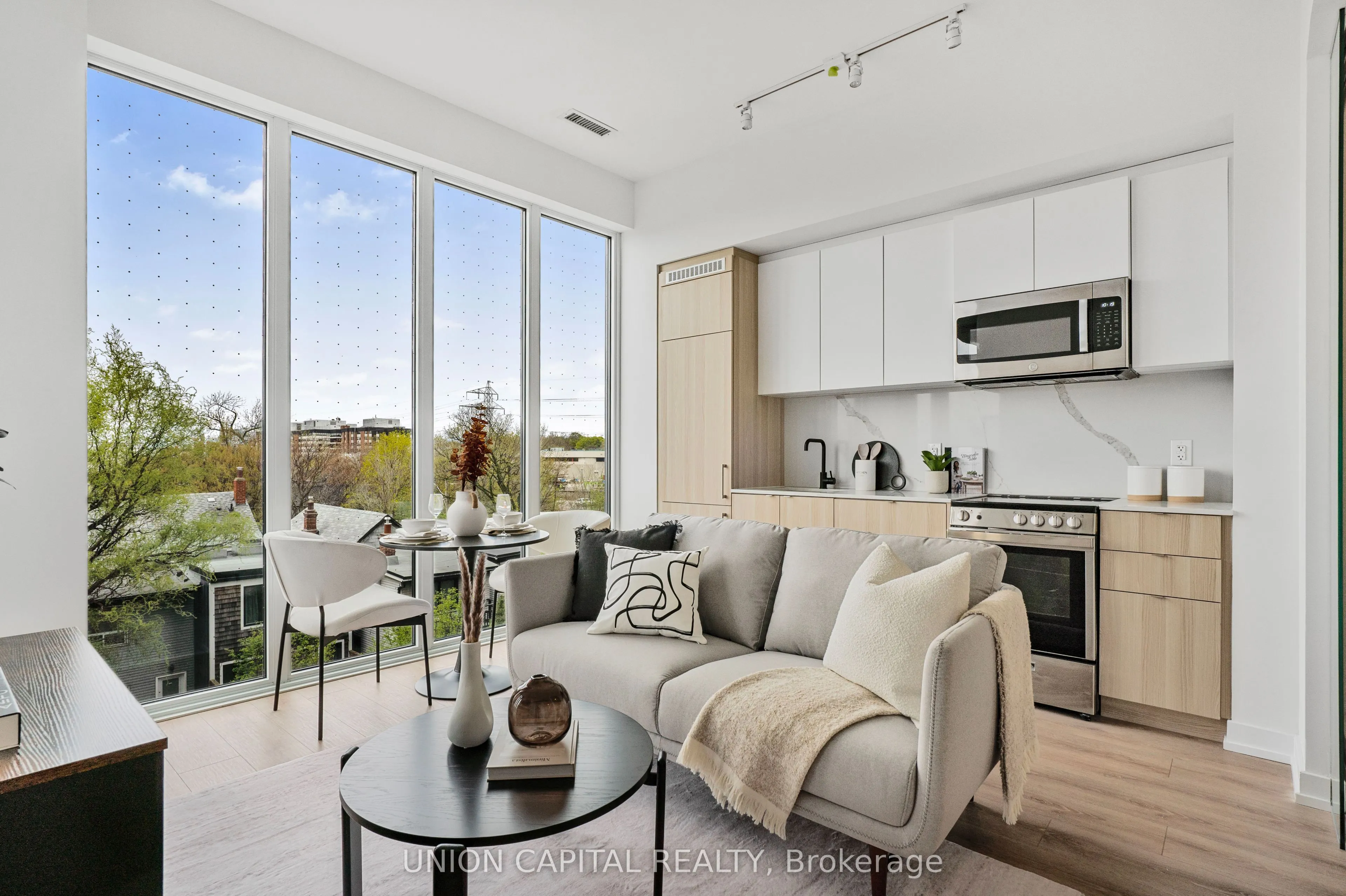 500 Dupont Street, #306