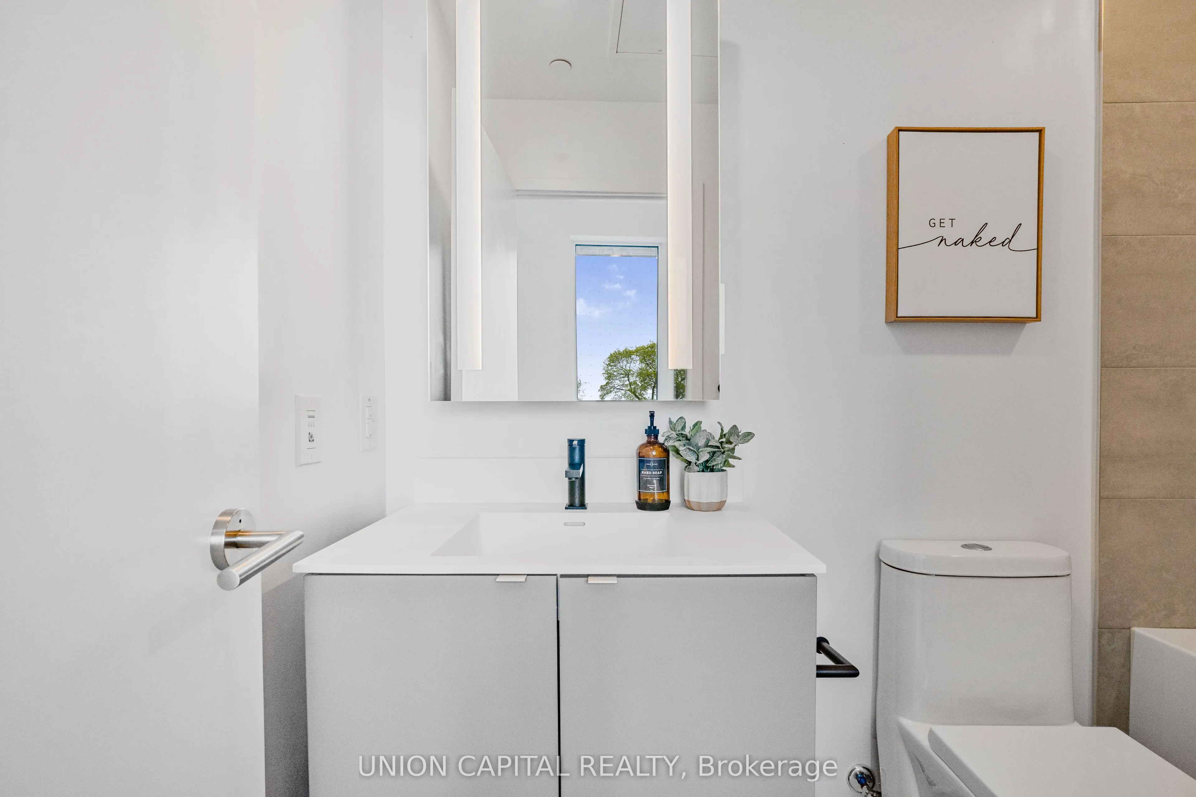 500 Dupont Street, #306