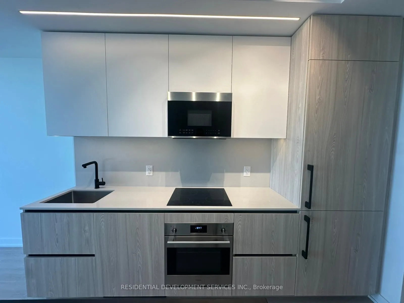 699 Sheppard Avenue E, #501