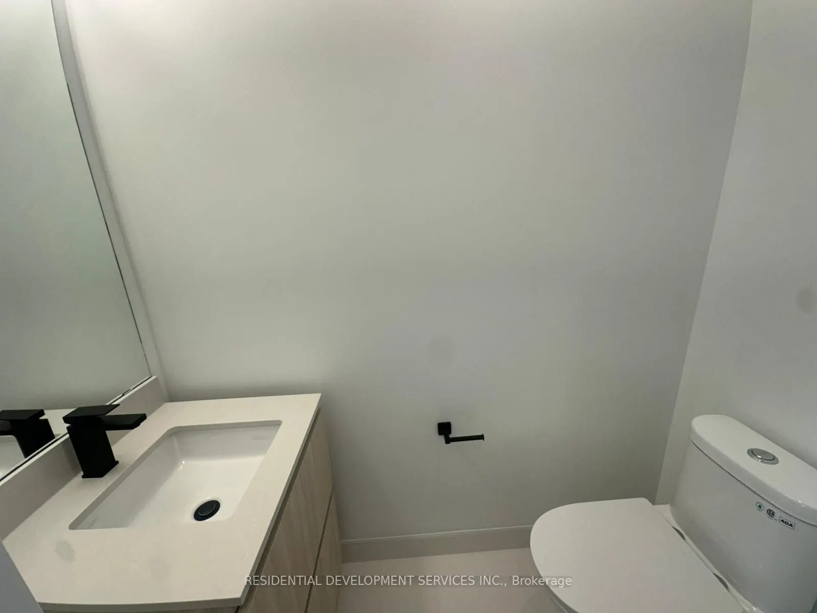 699 Sheppard Avenue E, #501