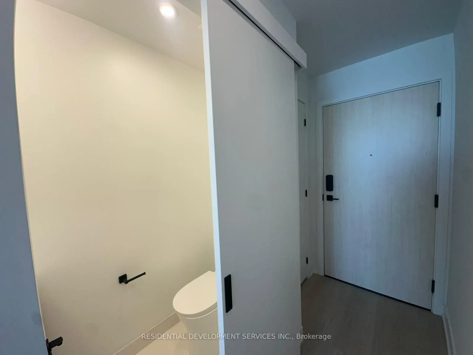 699 Sheppard Avenue E, #501
