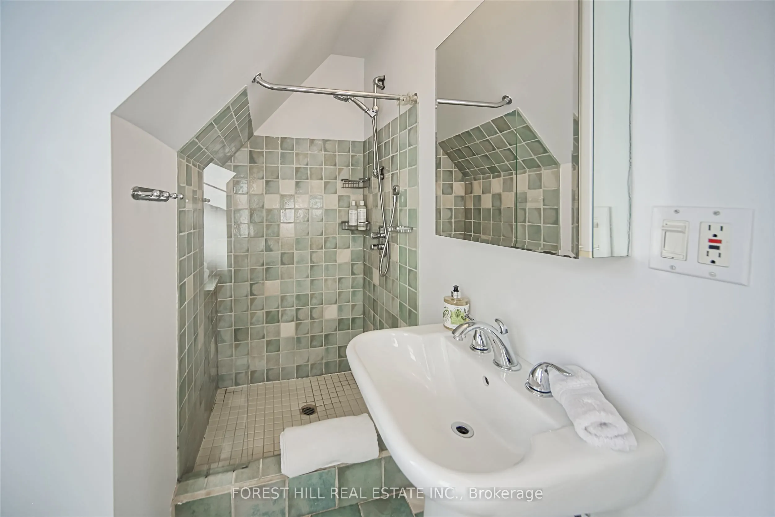 47 Rowley Avenue