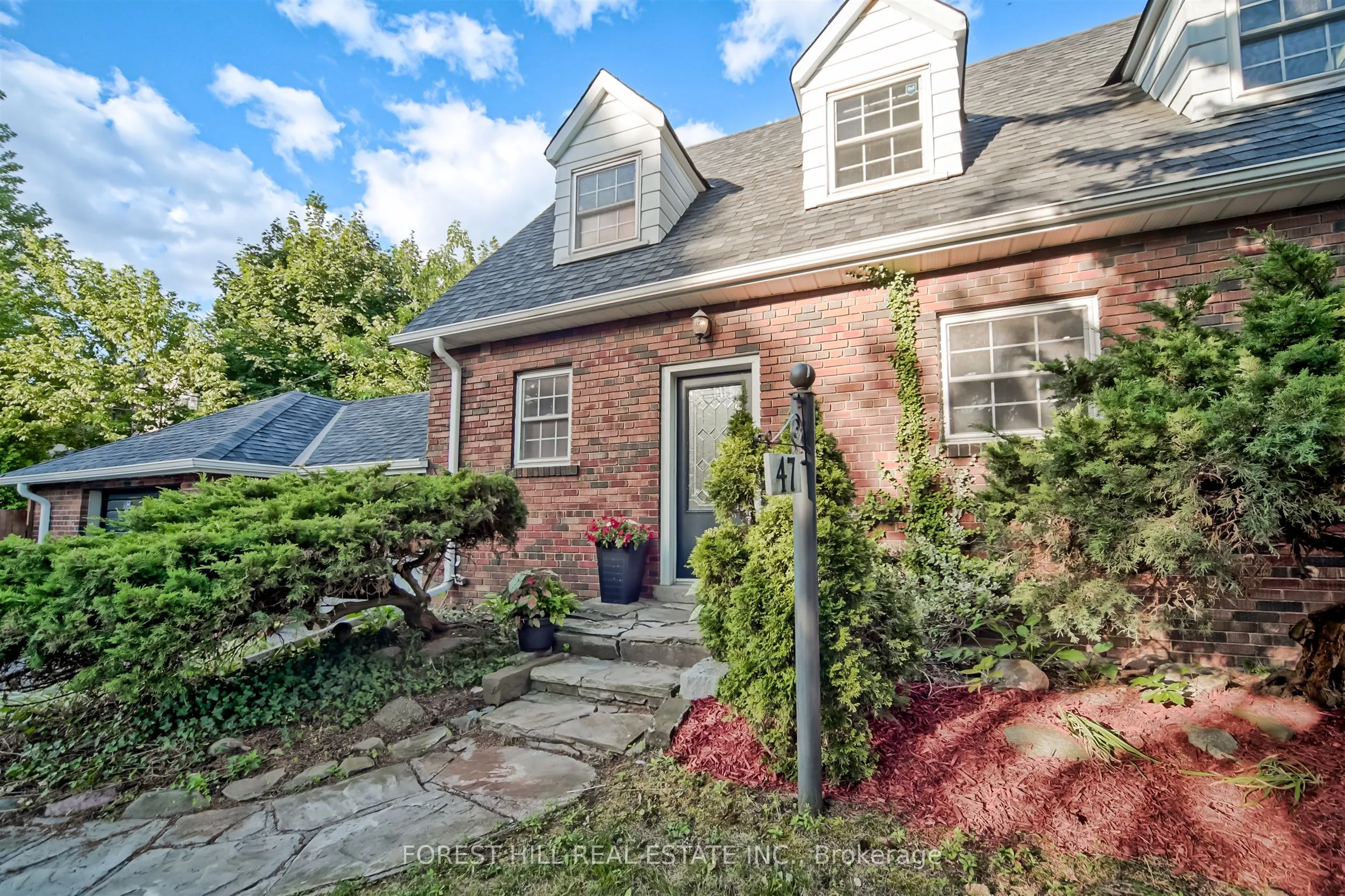 47 Rowley Avenue
