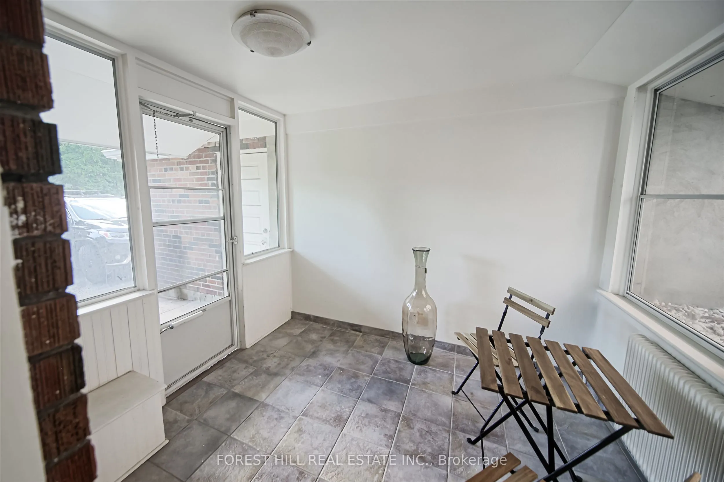 47 Rowley Avenue