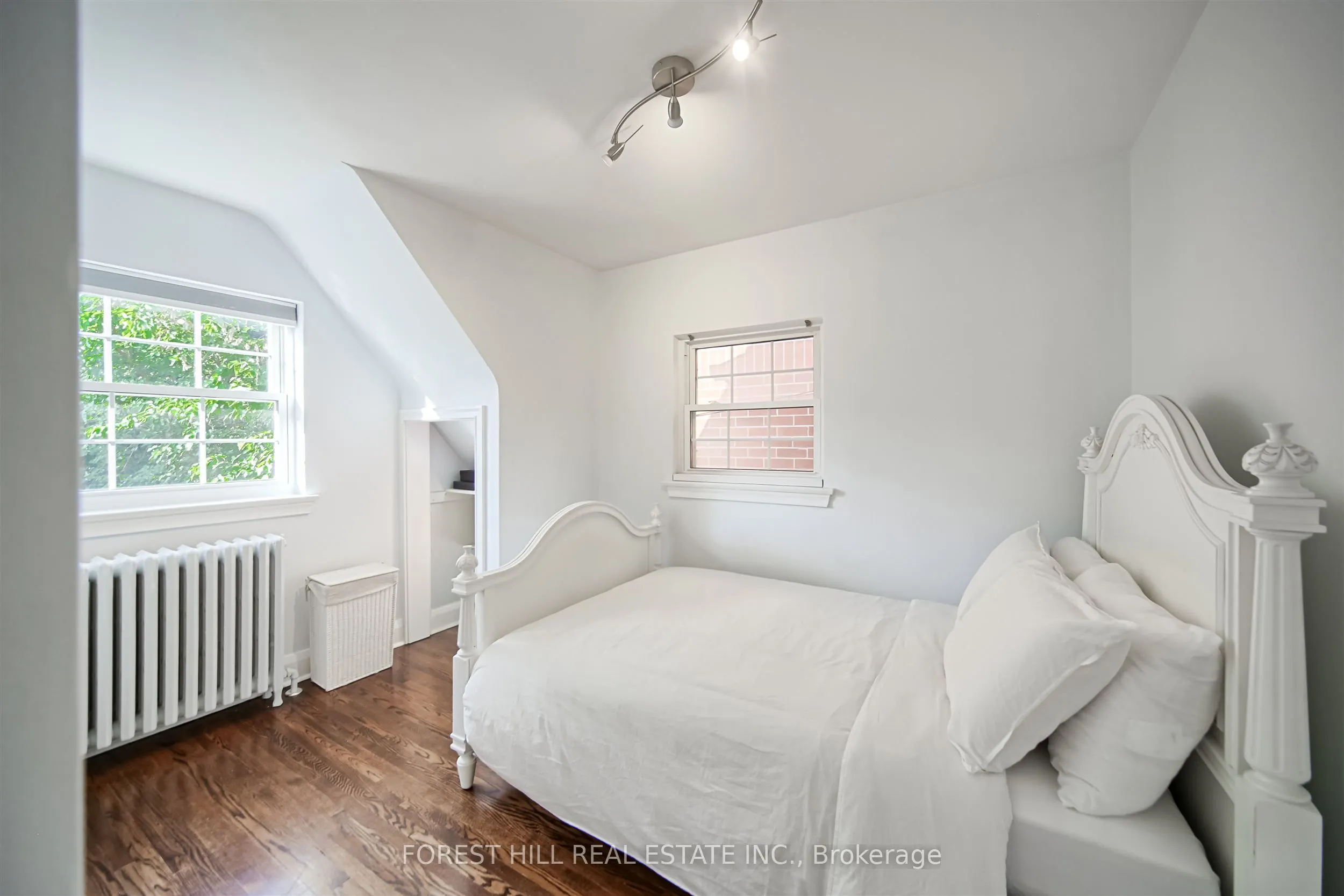 47 Rowley Avenue