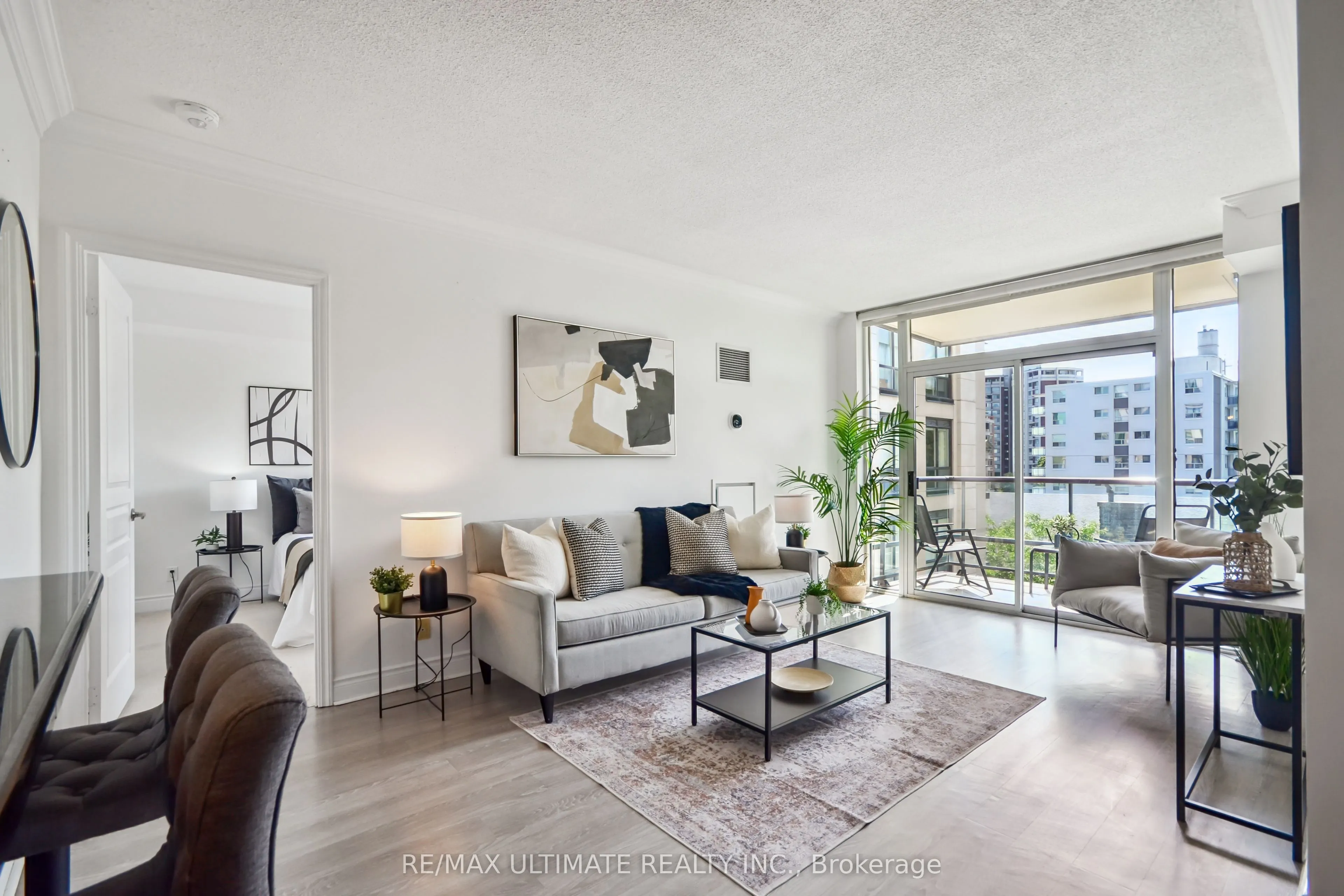 10 Delisle Avenue, #611