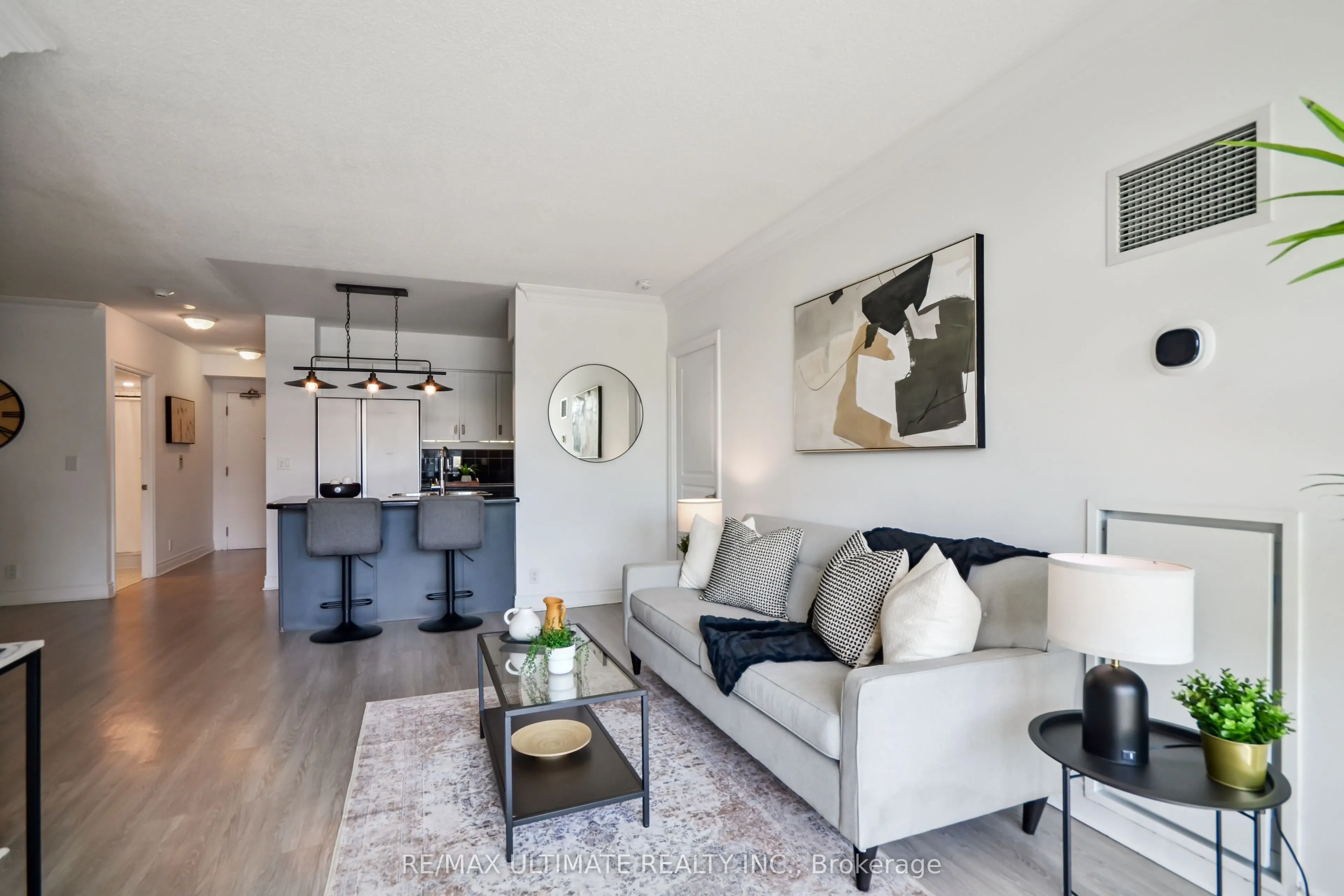 10 Delisle Avenue, #611