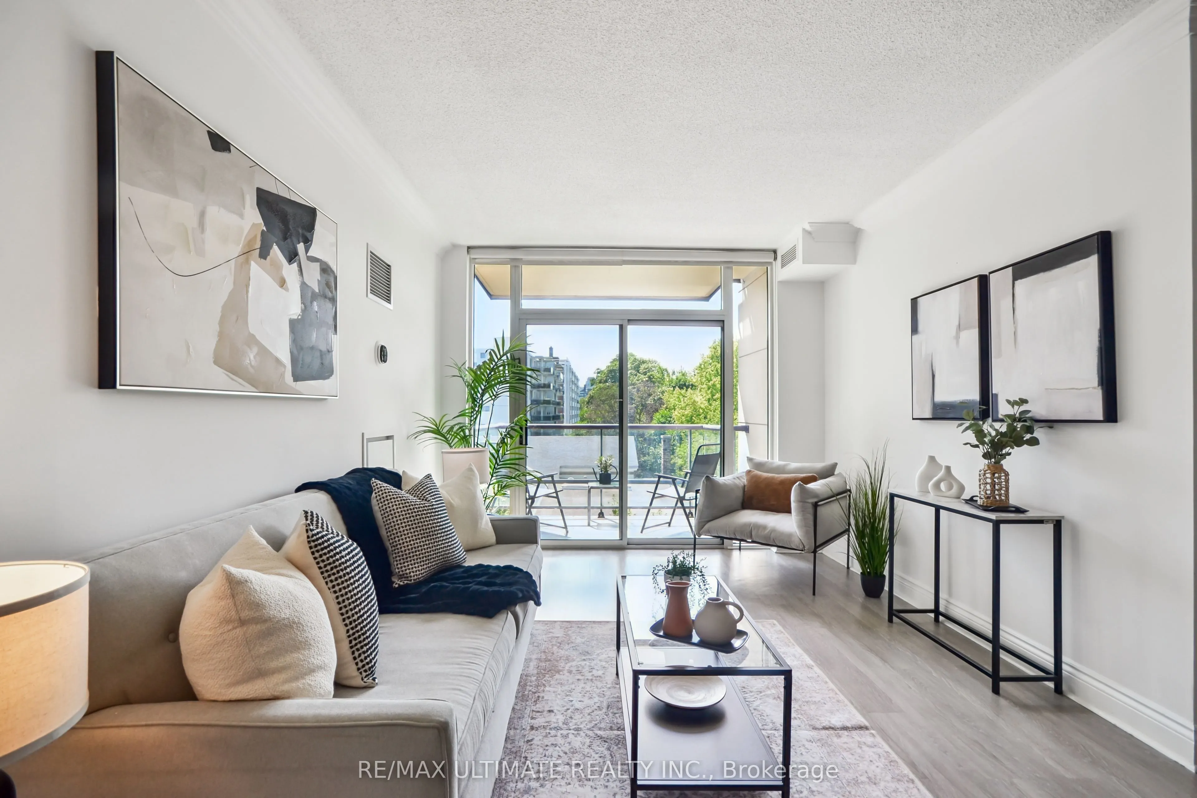 10 Delisle Avenue, #611