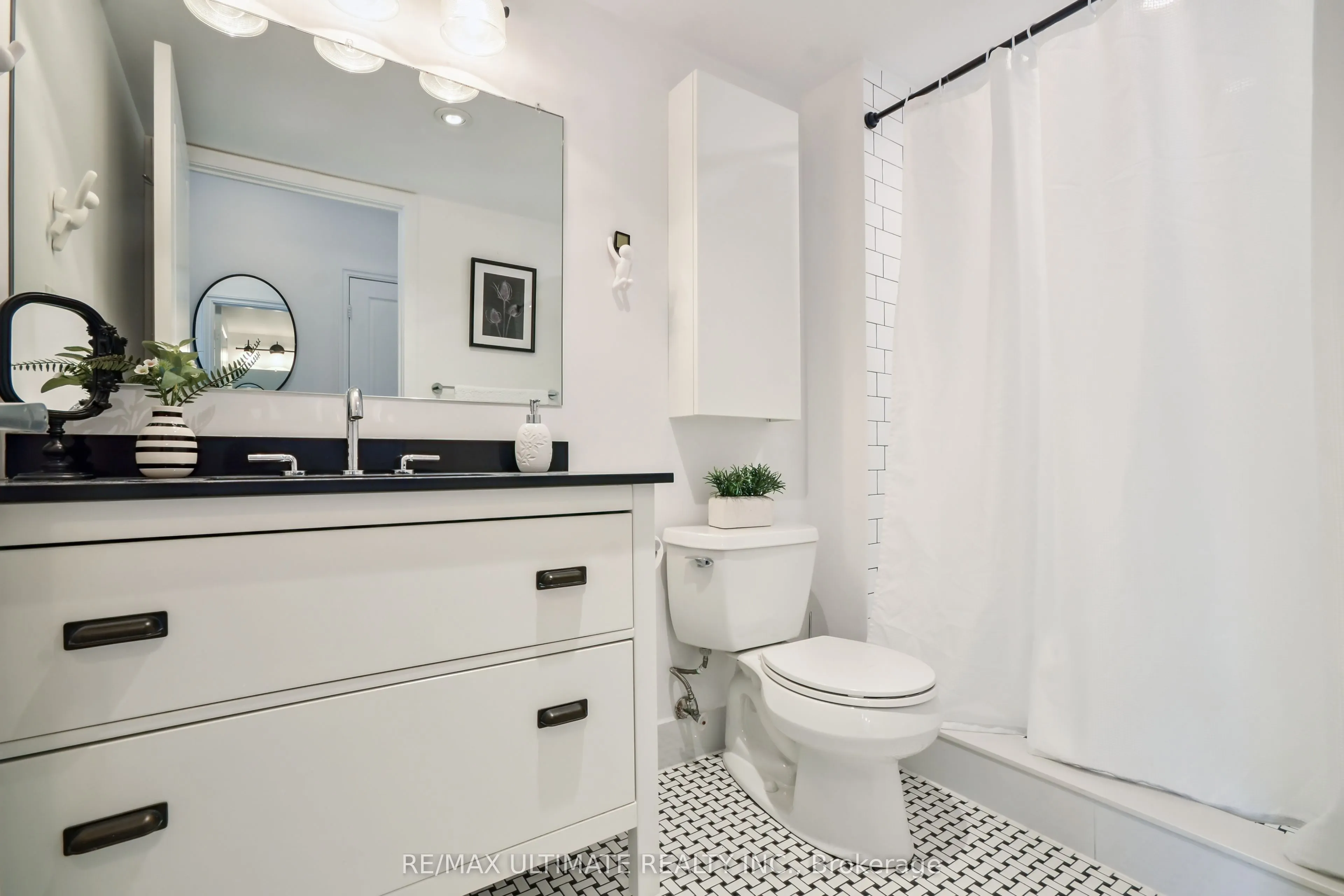 10 Delisle Avenue, #611