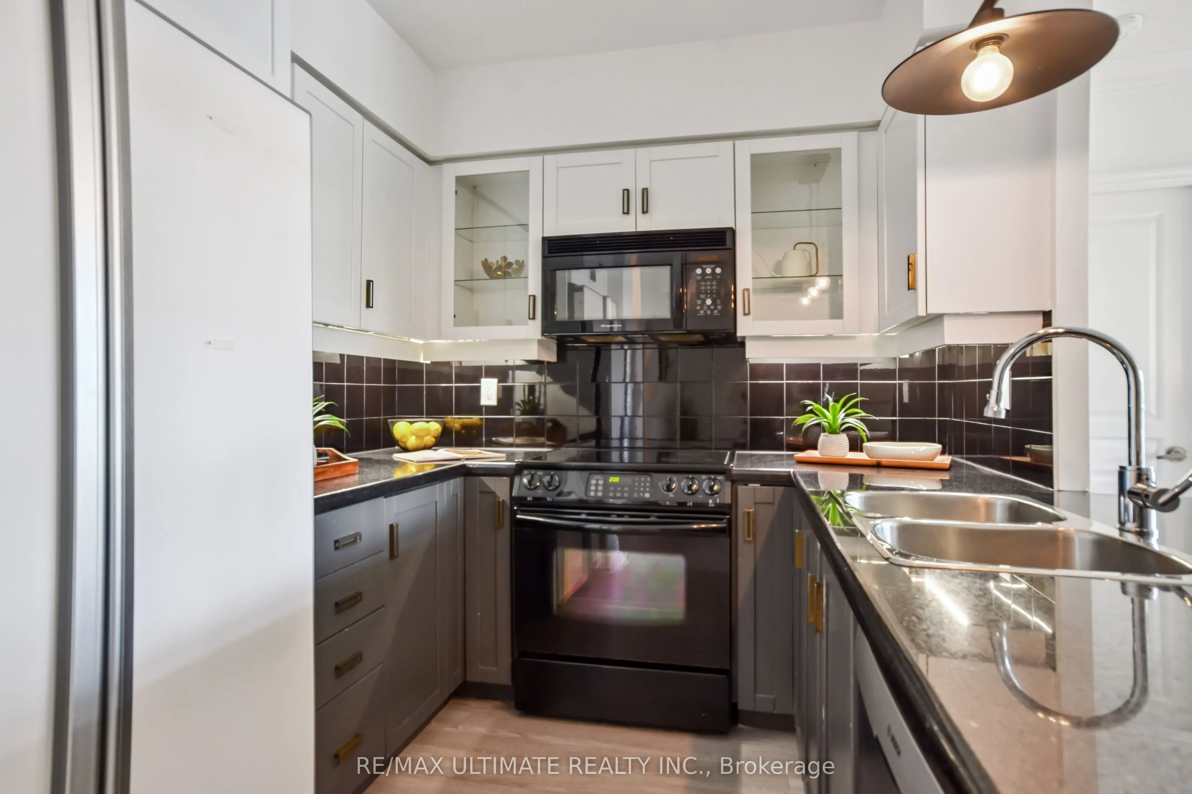 10 Delisle Avenue, #611