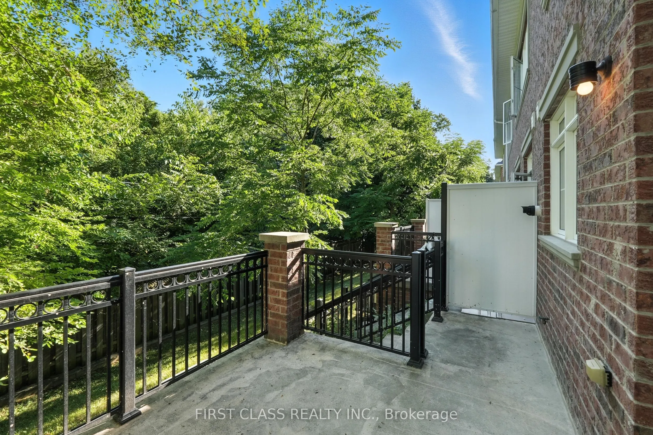 23 Slingsby Lane