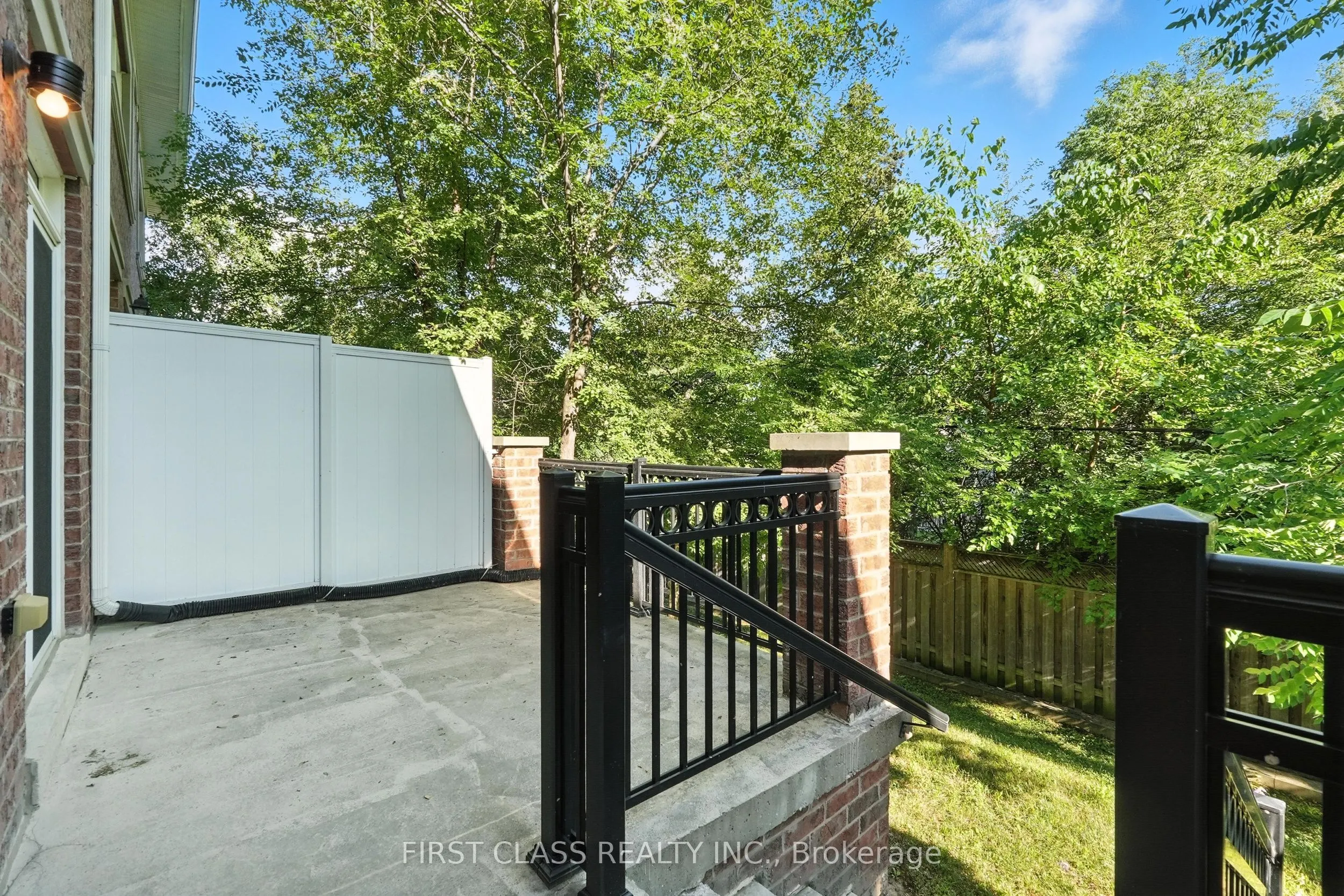 23 Slingsby Lane