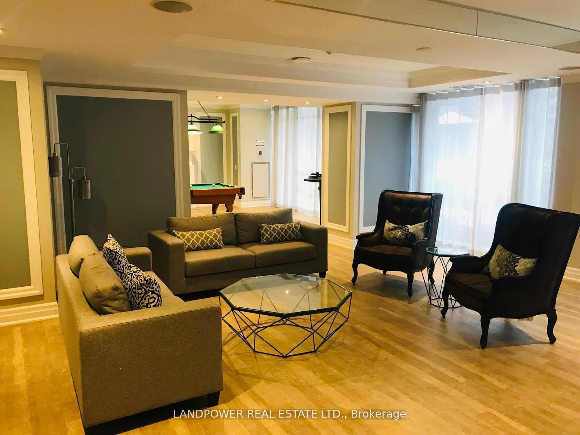900 Mount Pleasant Road, #511