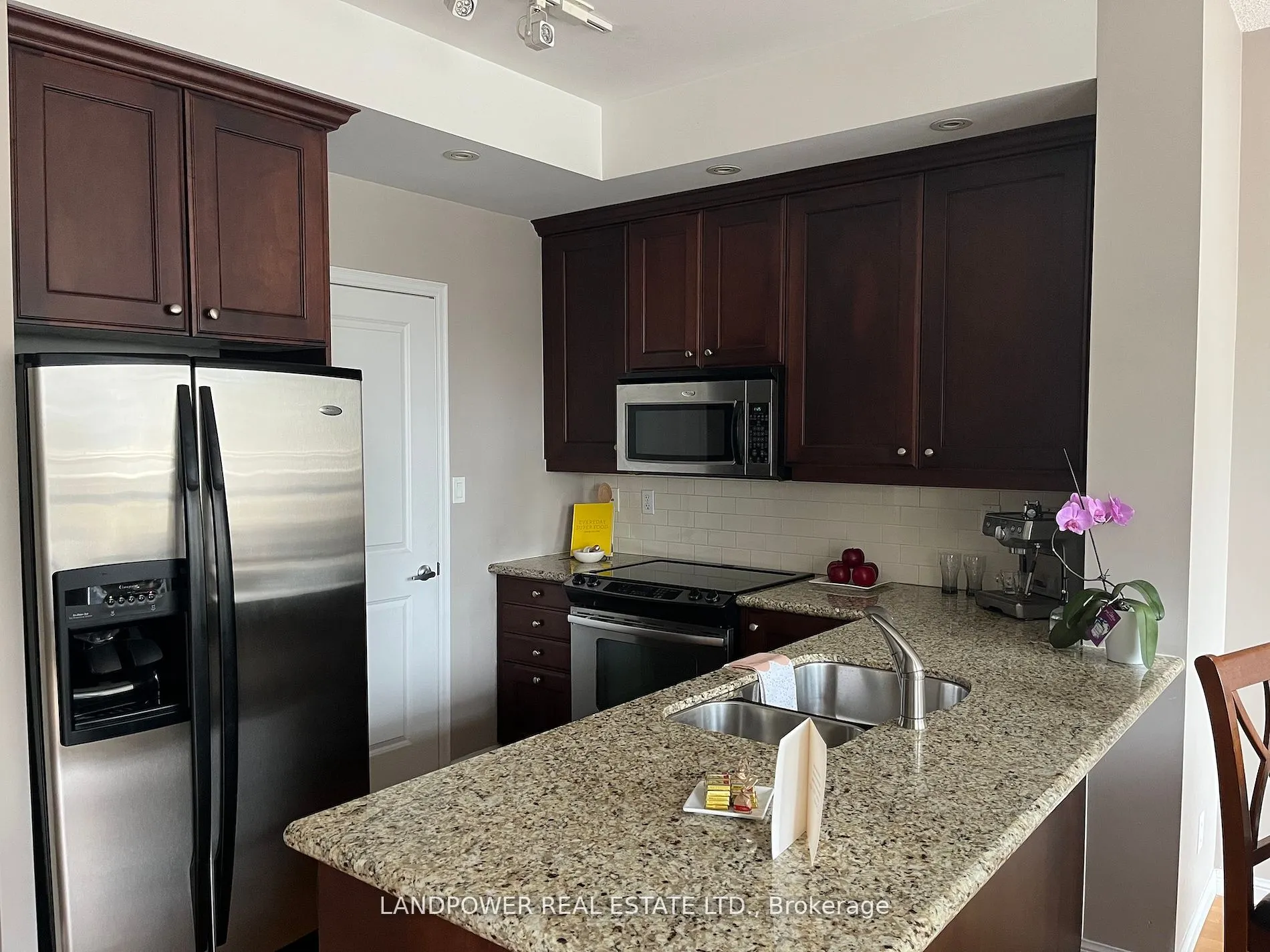 900 Mount Pleasant Road, #511