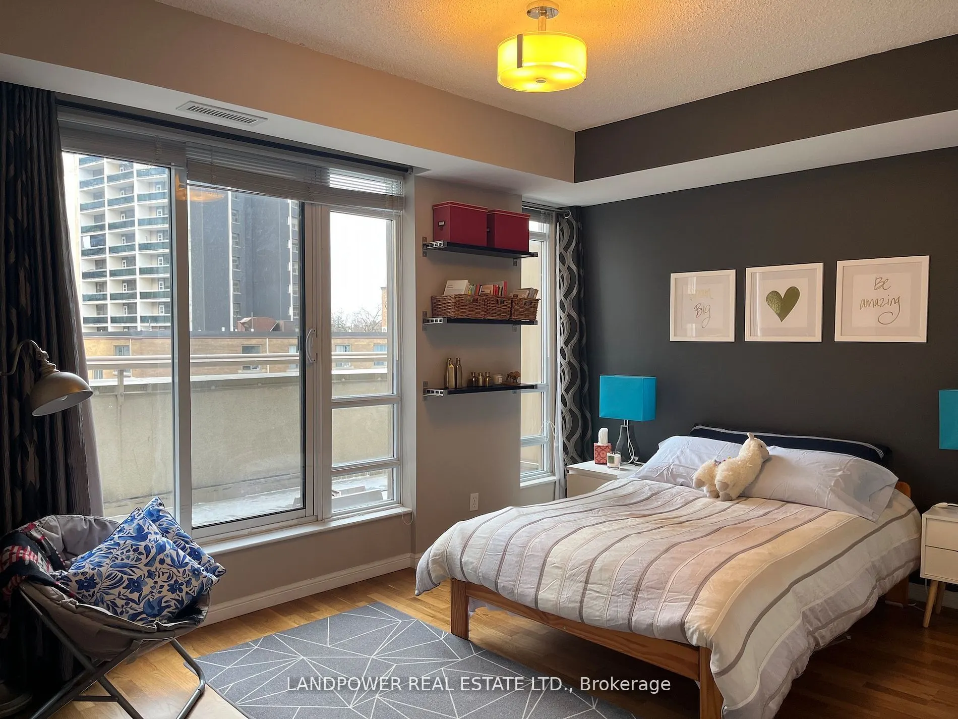 900 Mount Pleasant Road, #511