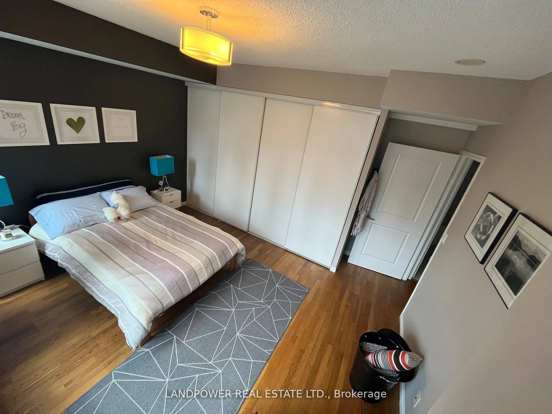 900 Mount Pleasant Road, #511