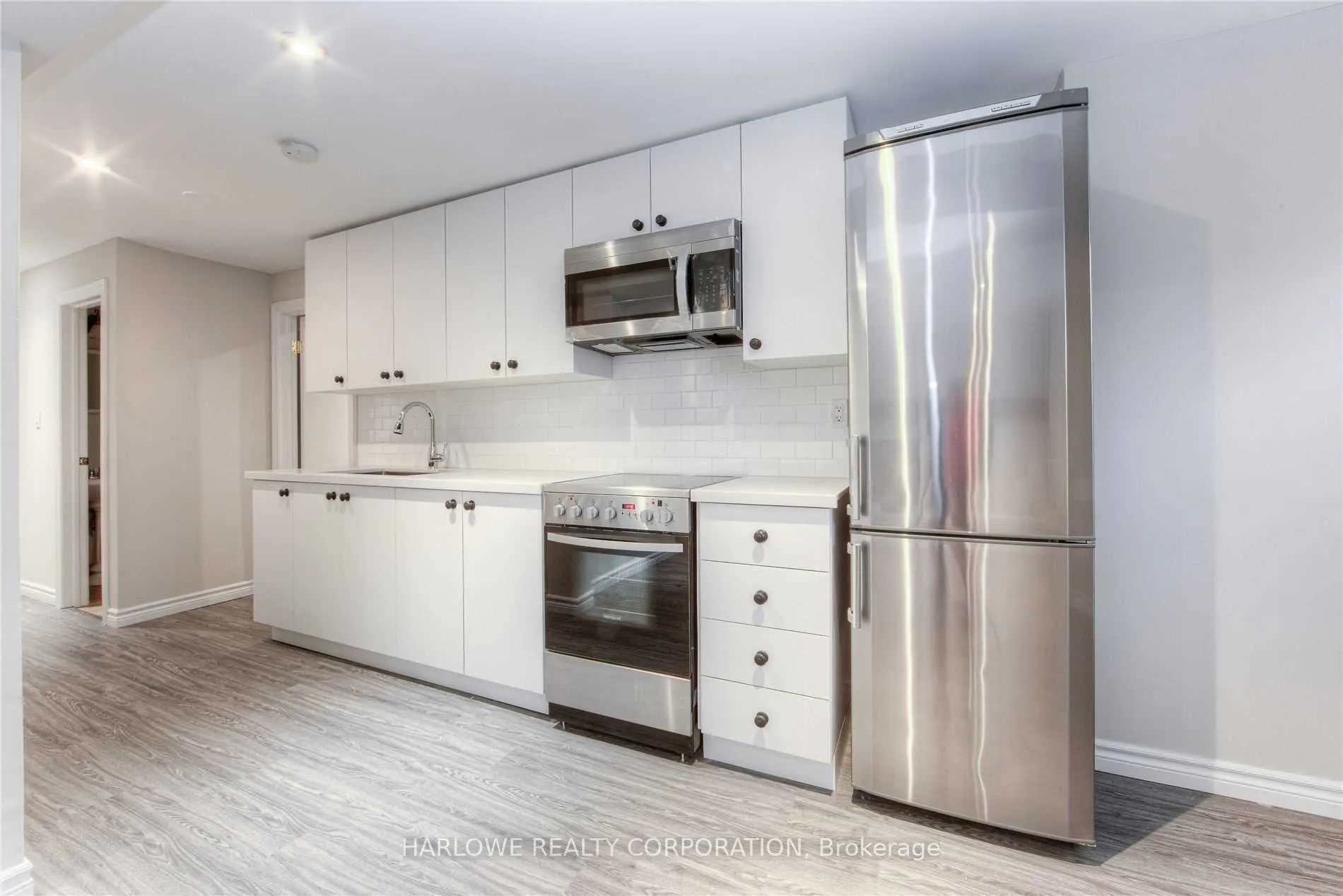 283 Chaplin Crescent, #Lower