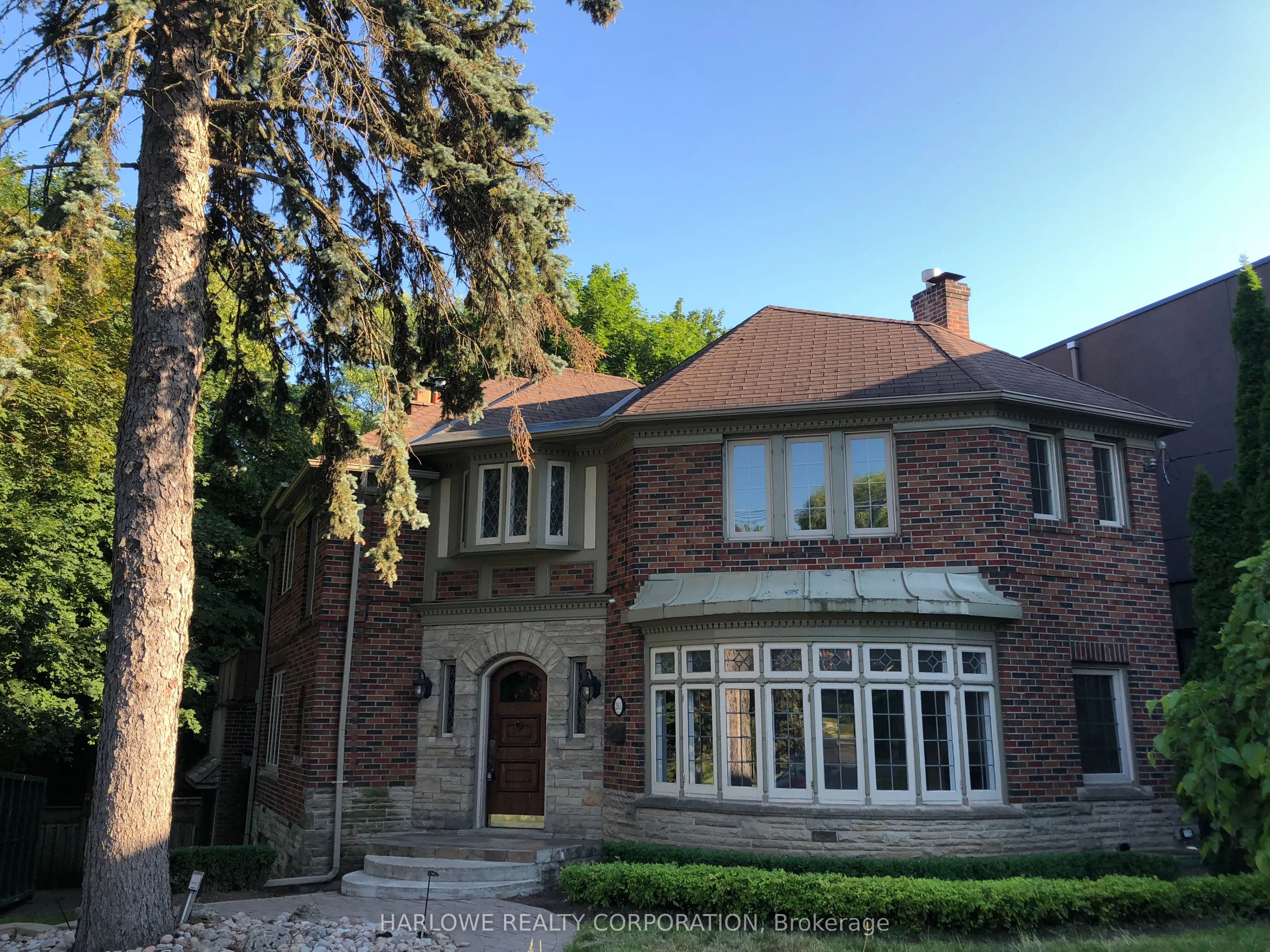 283 Chaplin Crescent, #Lower