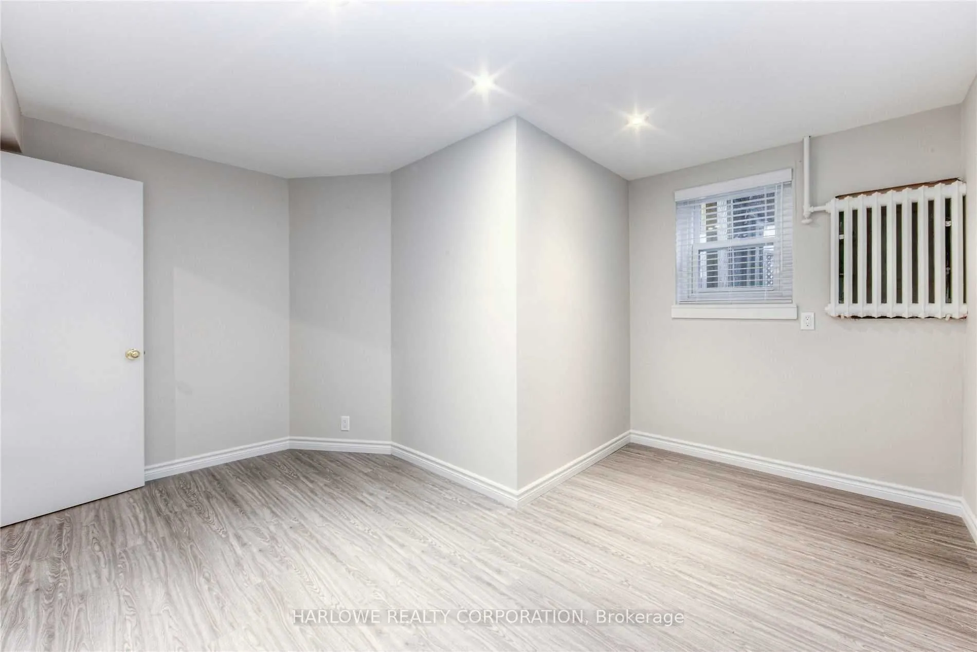 283 Chaplin Crescent, #Lower