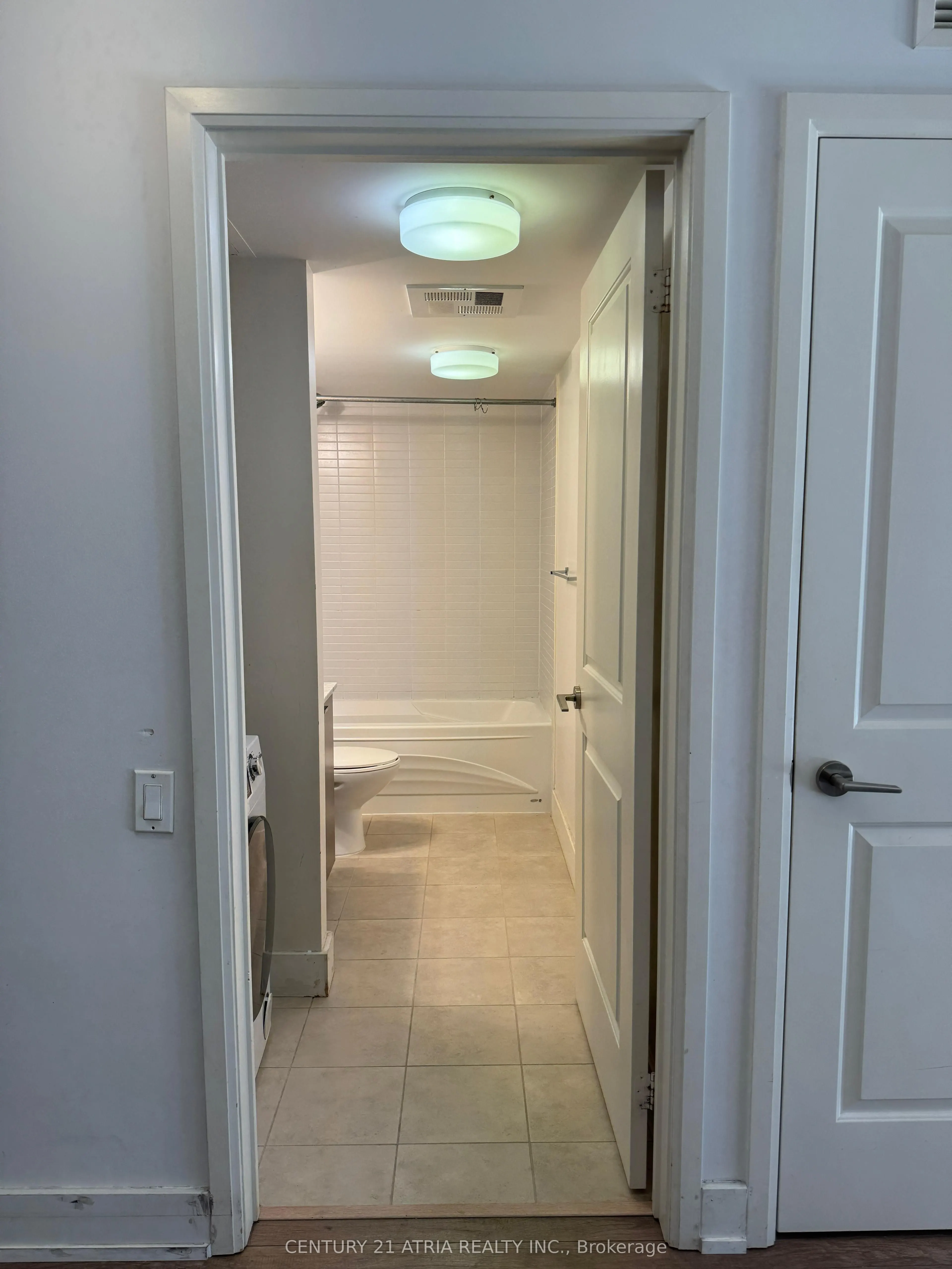 23 Sheppard Avenue E, #611