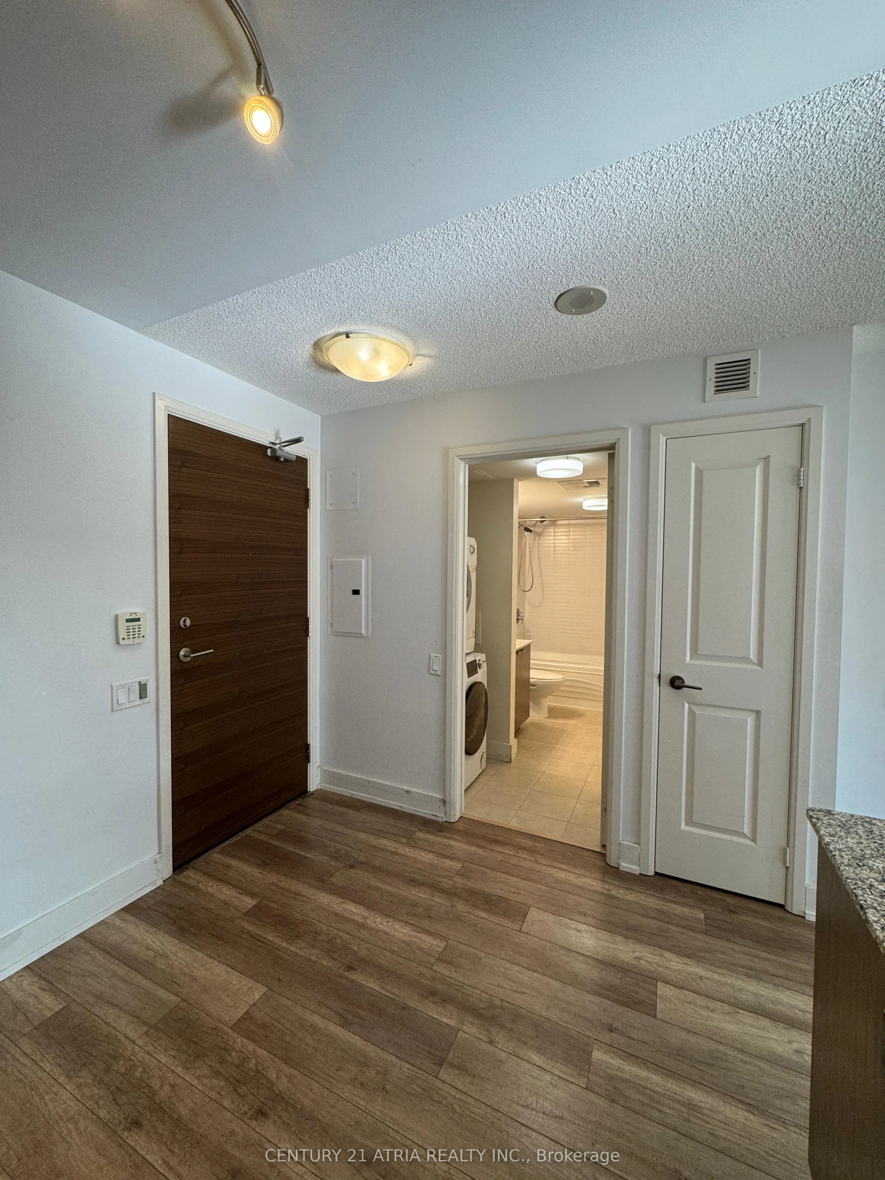 23 Sheppard Avenue E, #611