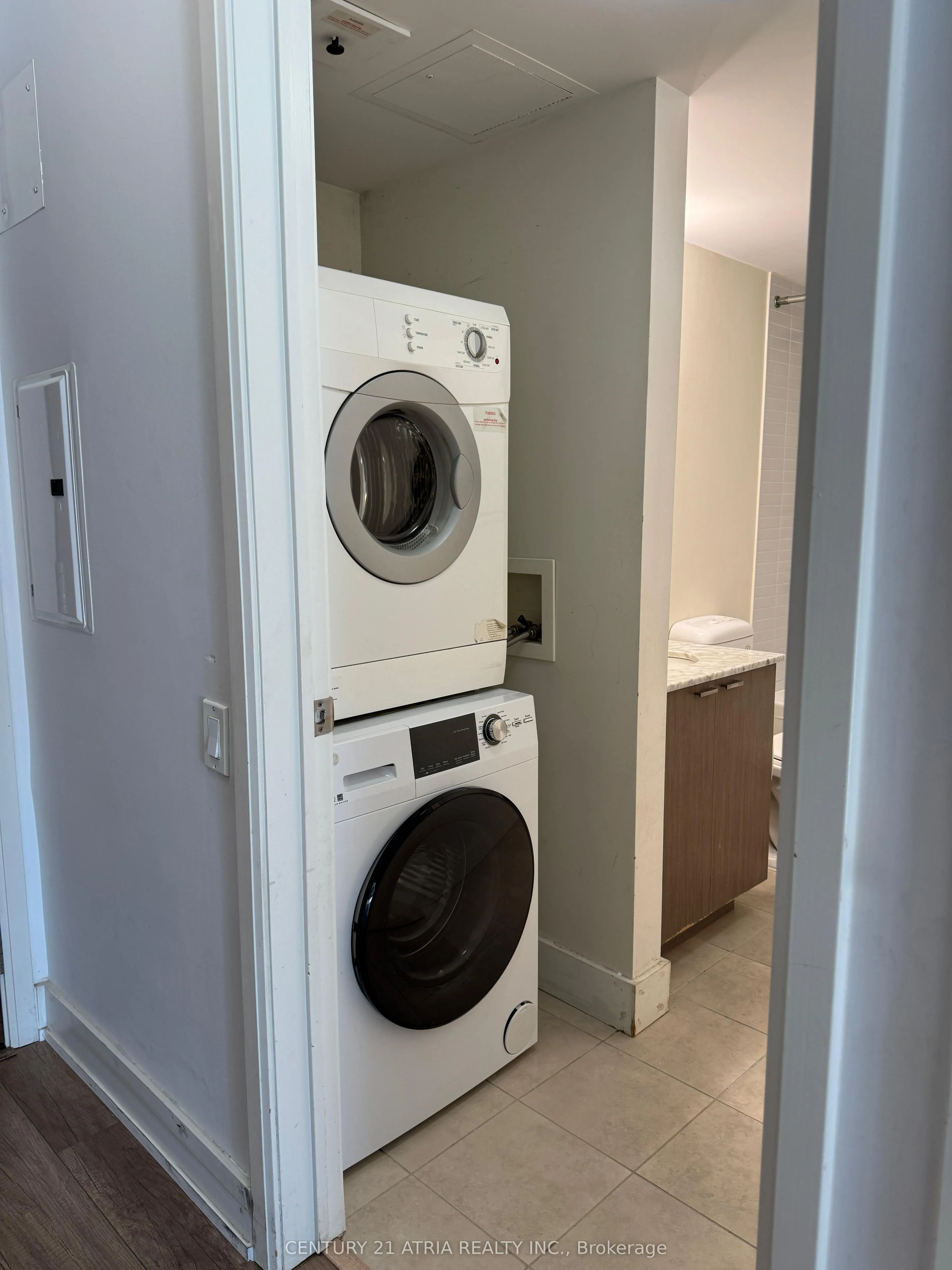 23 Sheppard Avenue E, #611