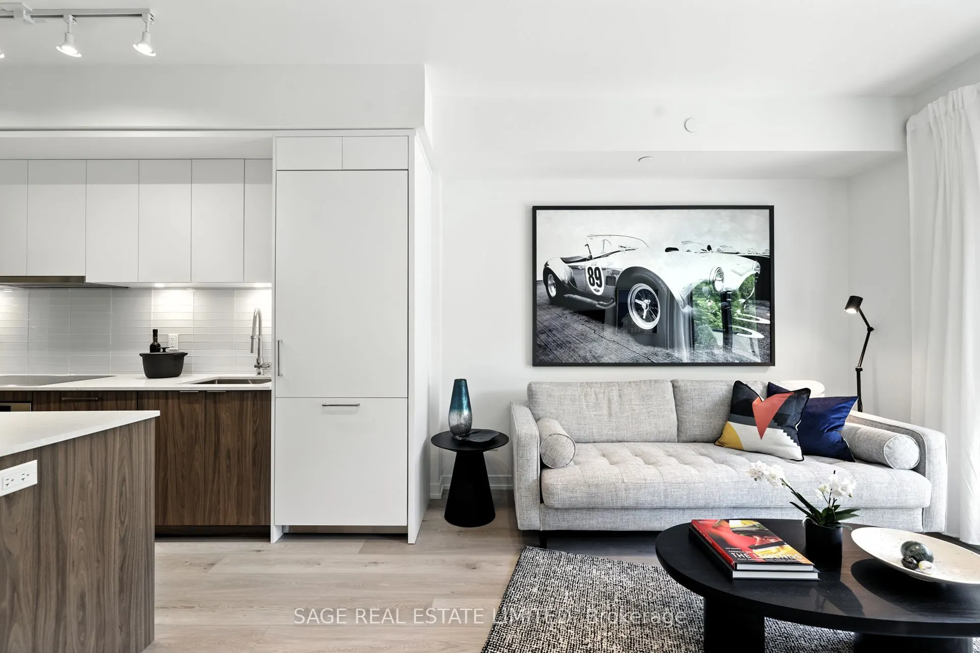 863 St Clair Avenue W, #206